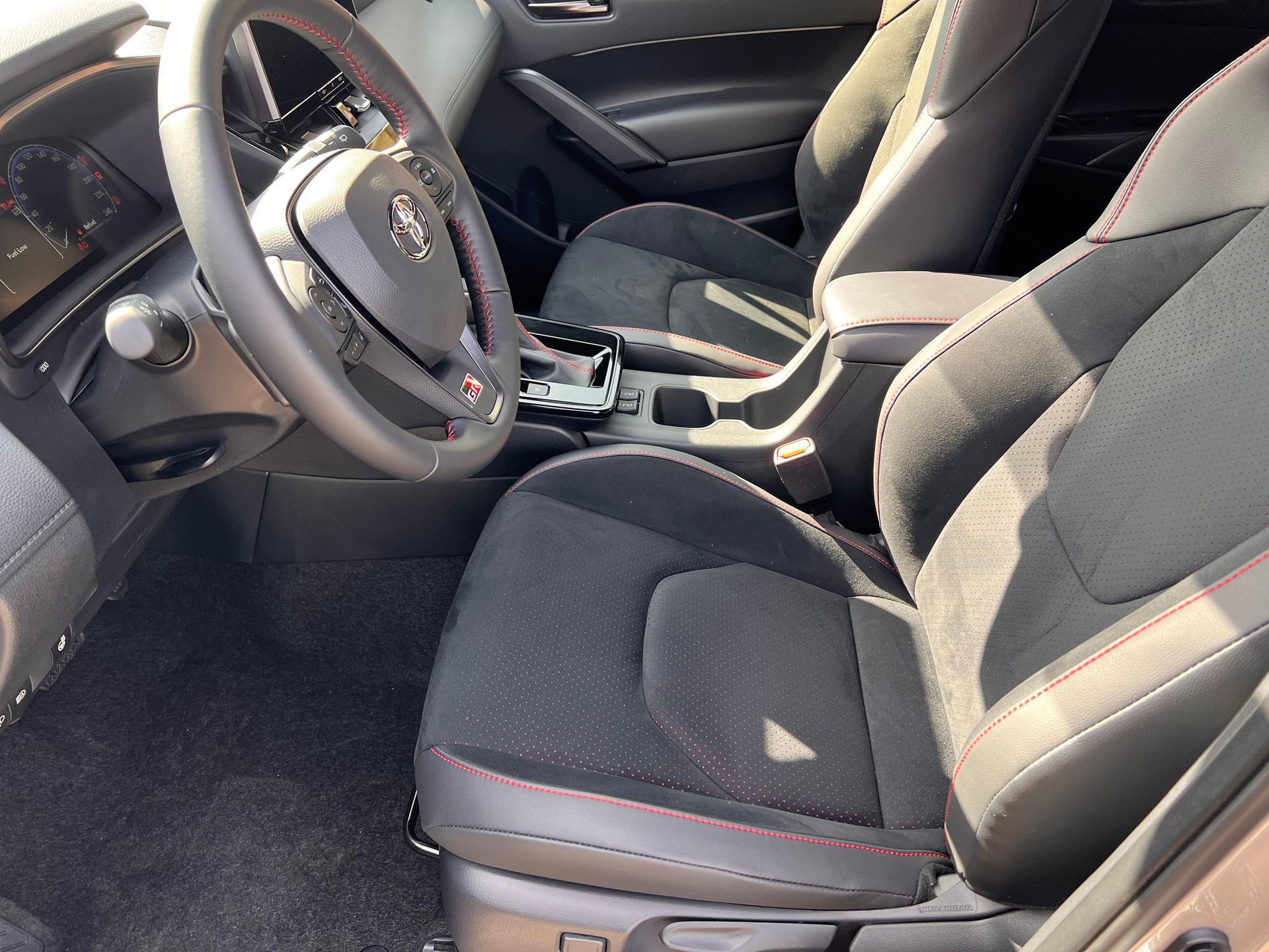 TOYOTA Corolla Cross 2.0 HSD GR Sport AWD-i-image-8