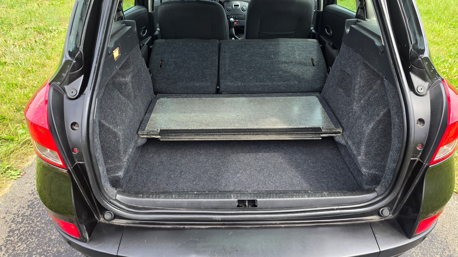 RENAULT Clio Grandtour 1.2 16V Turbo 20th Edition-image-8