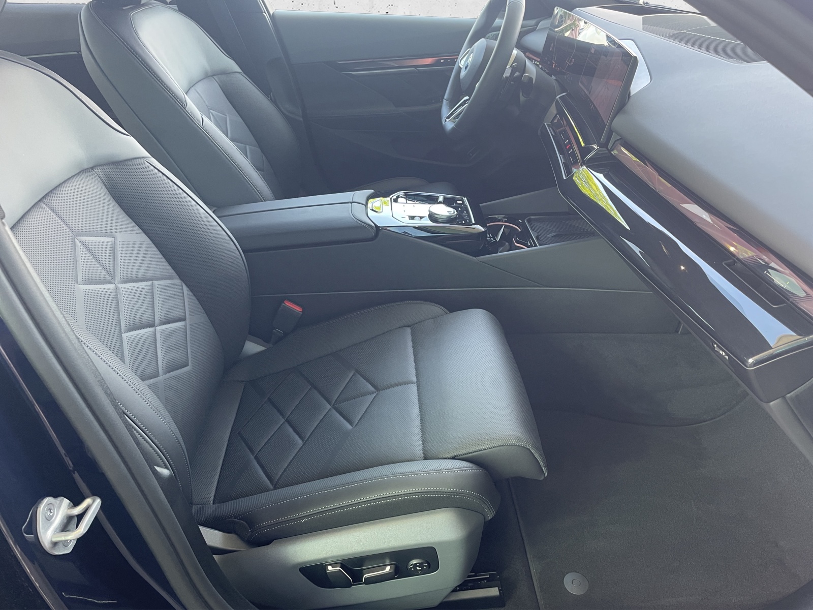 BMW 550e xDr. M Sport Steptr.-image-17