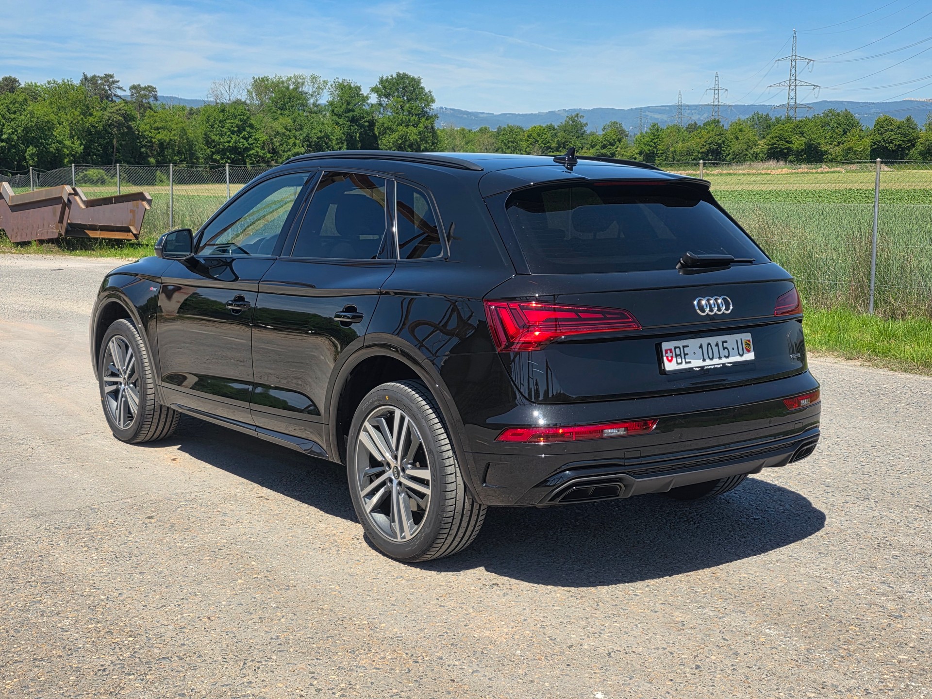 AUDI Q5 40 TDI Black Edition quattro S-tronic-image-1