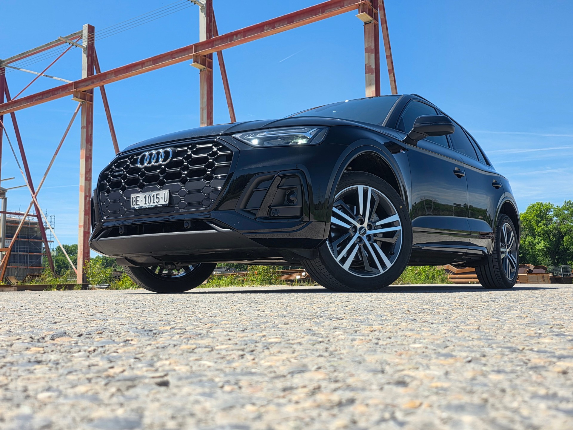 AUDI Q5 40 TDI Black Edition quattro S-tronic-image-12