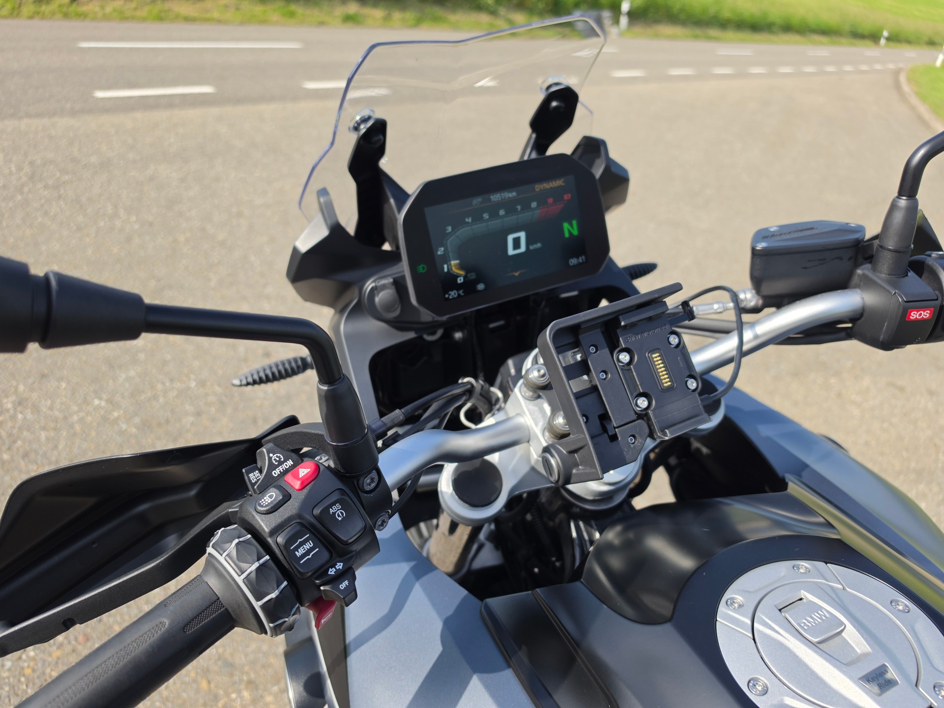 BMW F 750GS-image-7
