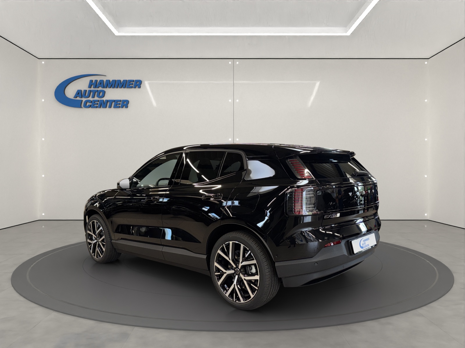 VOLVO EX30 P8 Ultra AWD-image-2