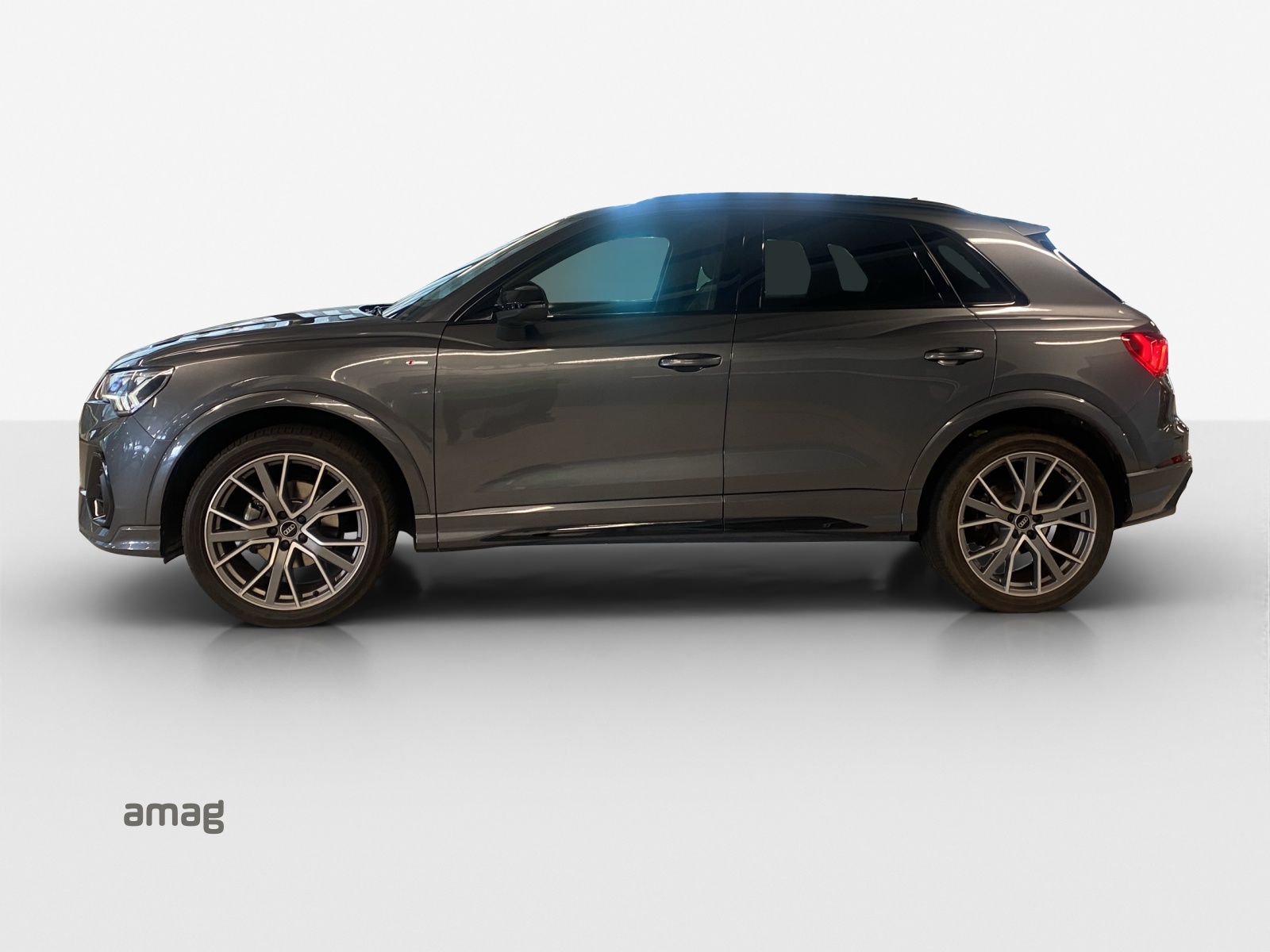 AUDI Q3 35 TFSI S line Attraction S-tronic-showroom-element-1