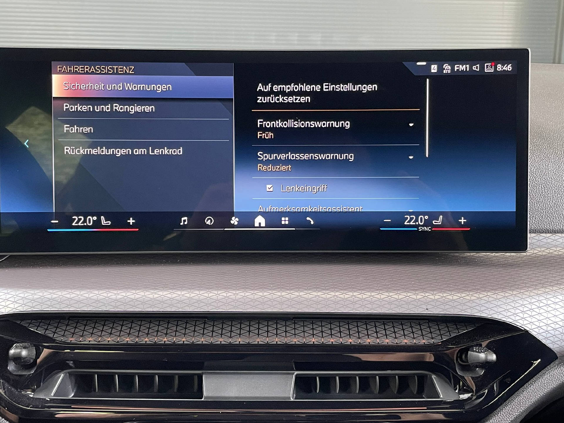BMW 330i xDrive SAG Touring-image-15