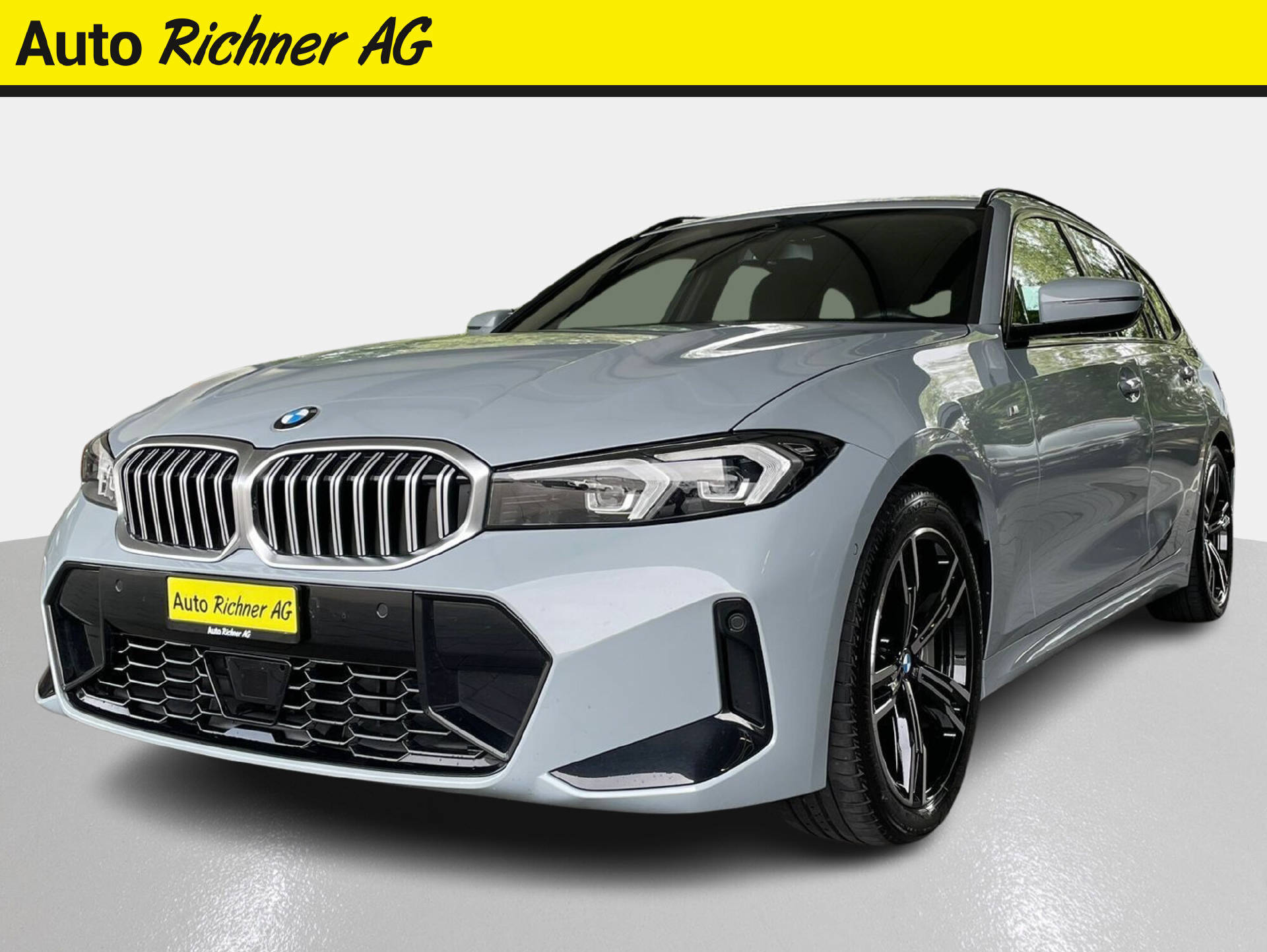 BMW 330i xDrive SAG Touring-showroom-element-1