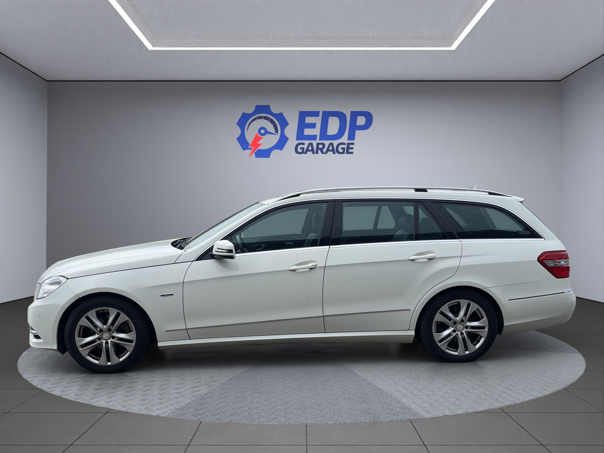 MERCEDES-BENZ E 200 CGI BlueEfficiency Avantgarde 7G-Tronic