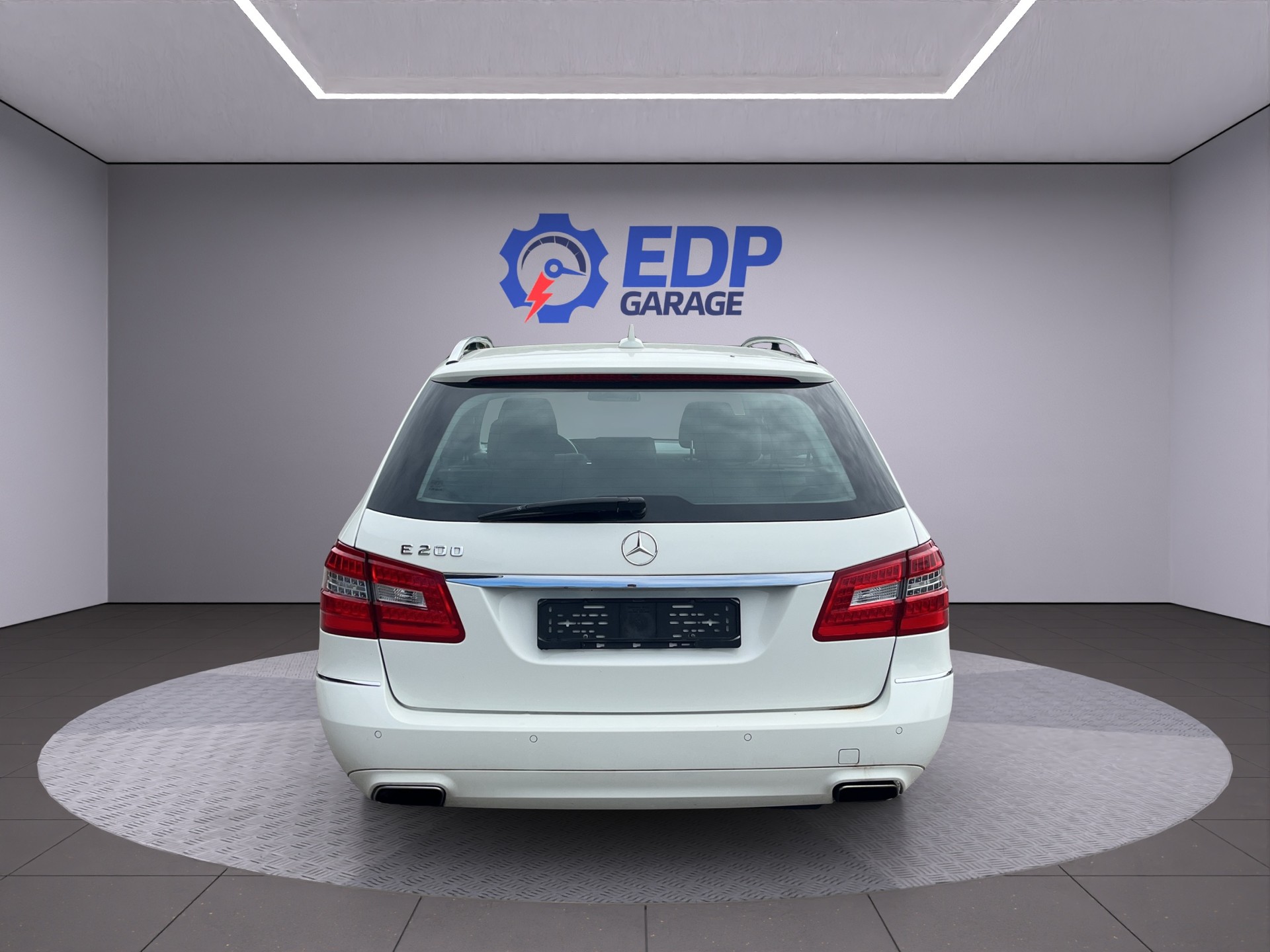 MERCEDES-BENZ E 200 CGI BlueEfficiency Avantgarde 7G-Tronic-image-6