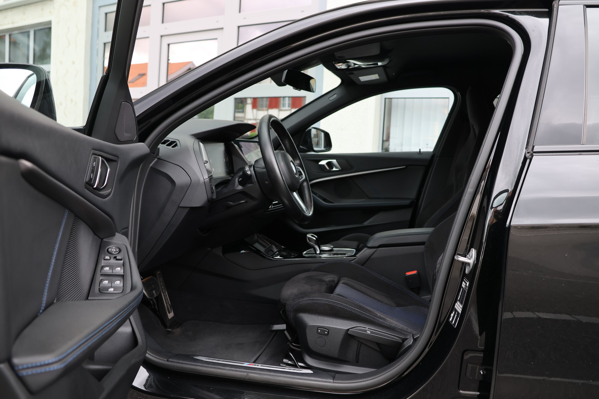 BMW 118i M Sport Steptronic (CH)-image-8