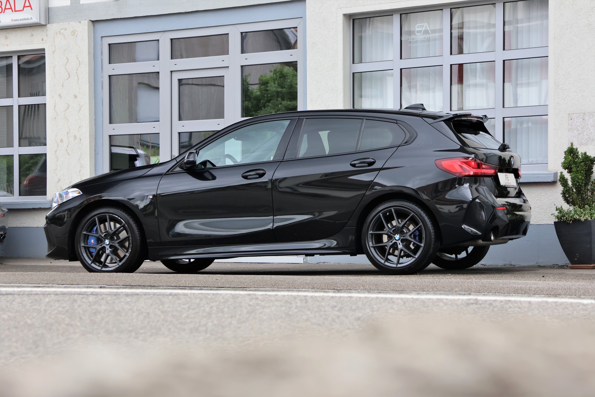 BMW 118i M Sport Steptronic (CH)-showroom-element-3