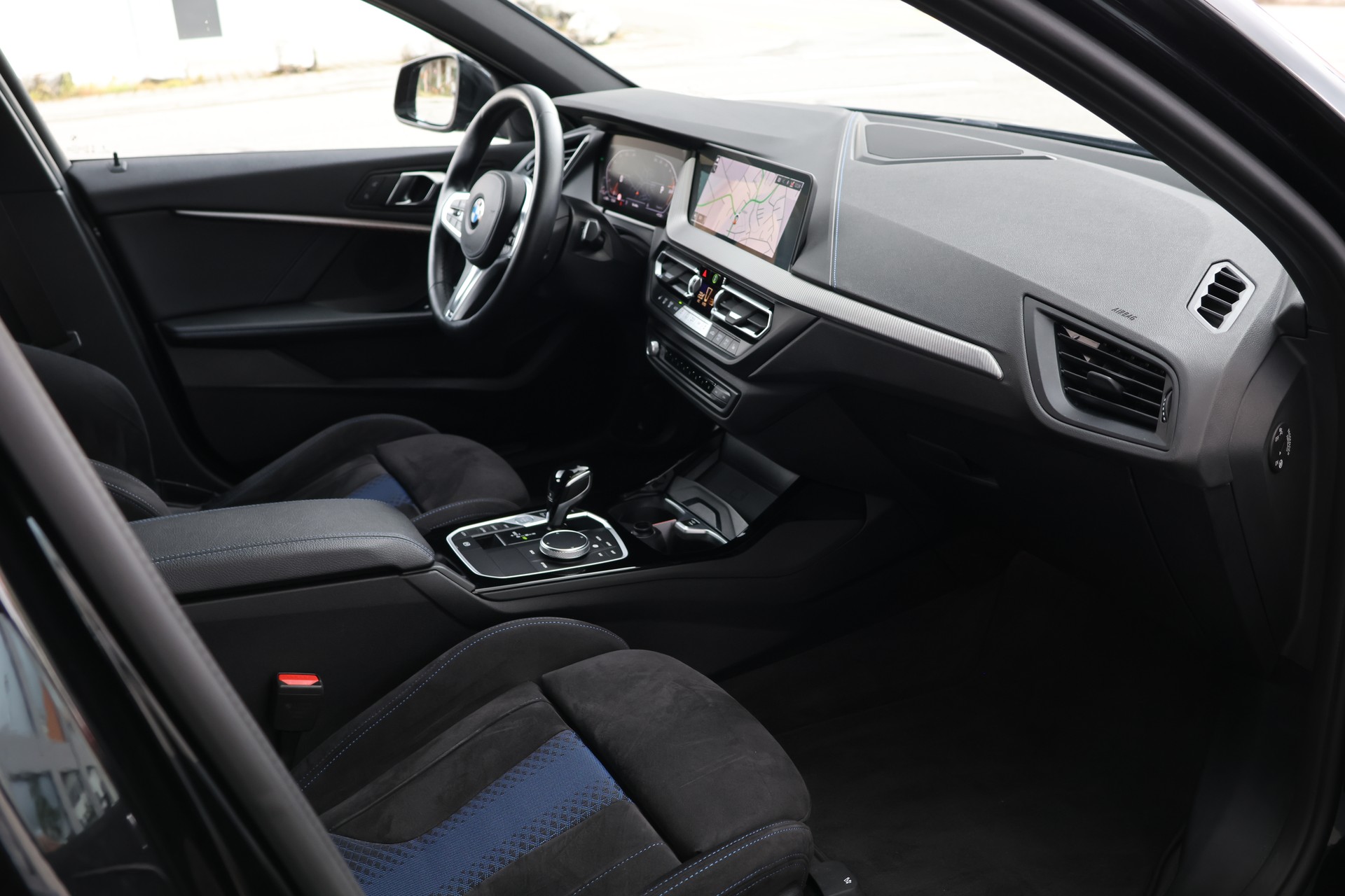 BMW 118i M Sport Steptronic (CH)-image-17