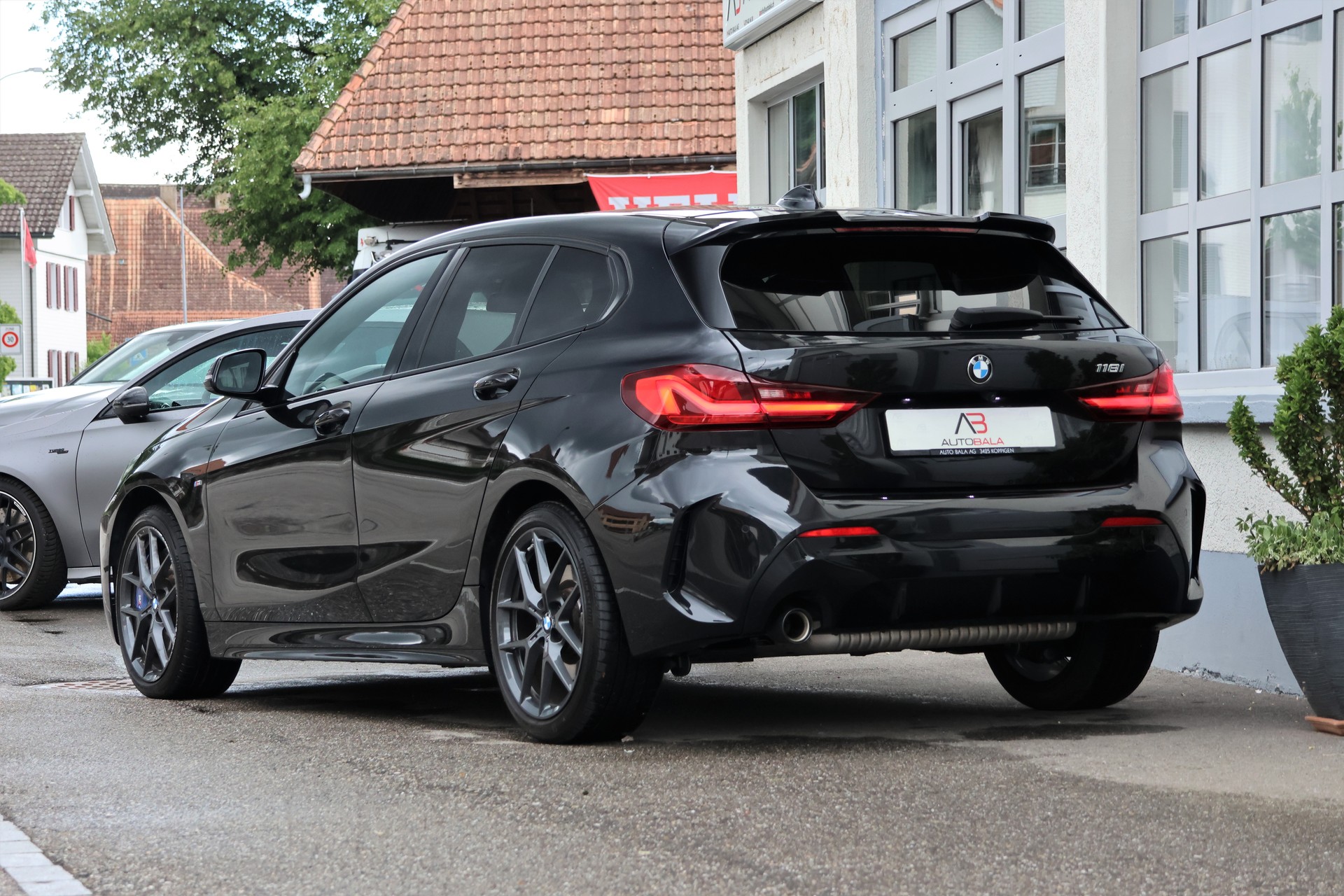BMW 118i M Sport Steptronic (CH)-showroom-element-2