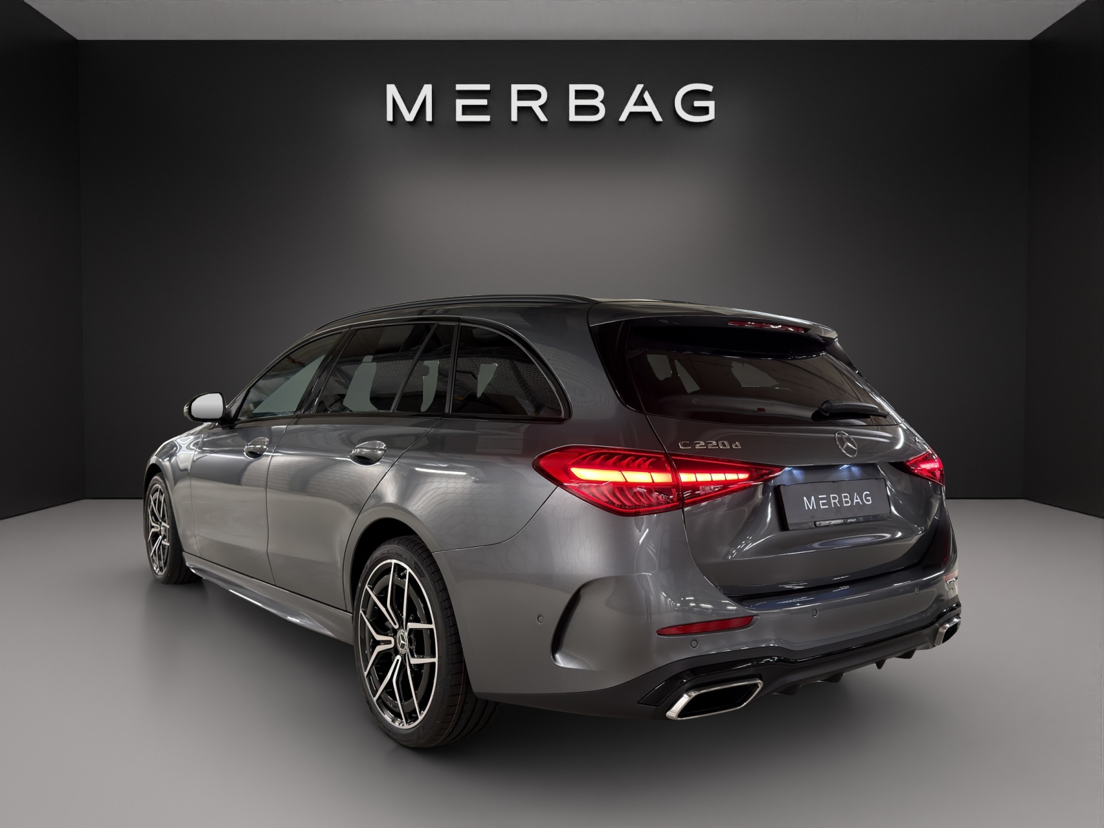 MERCEDES-BENZ C 220 d T 4 Matic-image-4