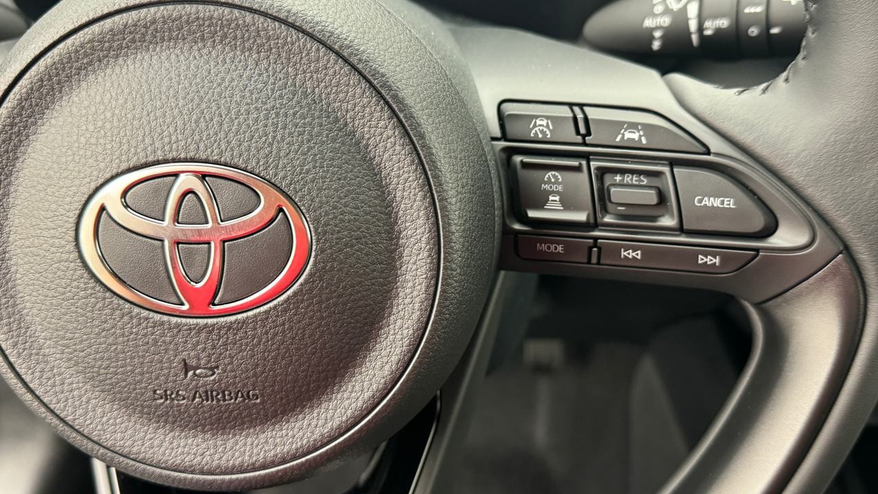 TOYOTA Yaris 1.5 Sport e-CVT-image-9