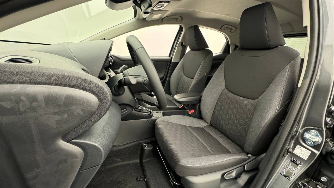 TOYOTA Yaris 1.5 Sport e-CVT-image-4