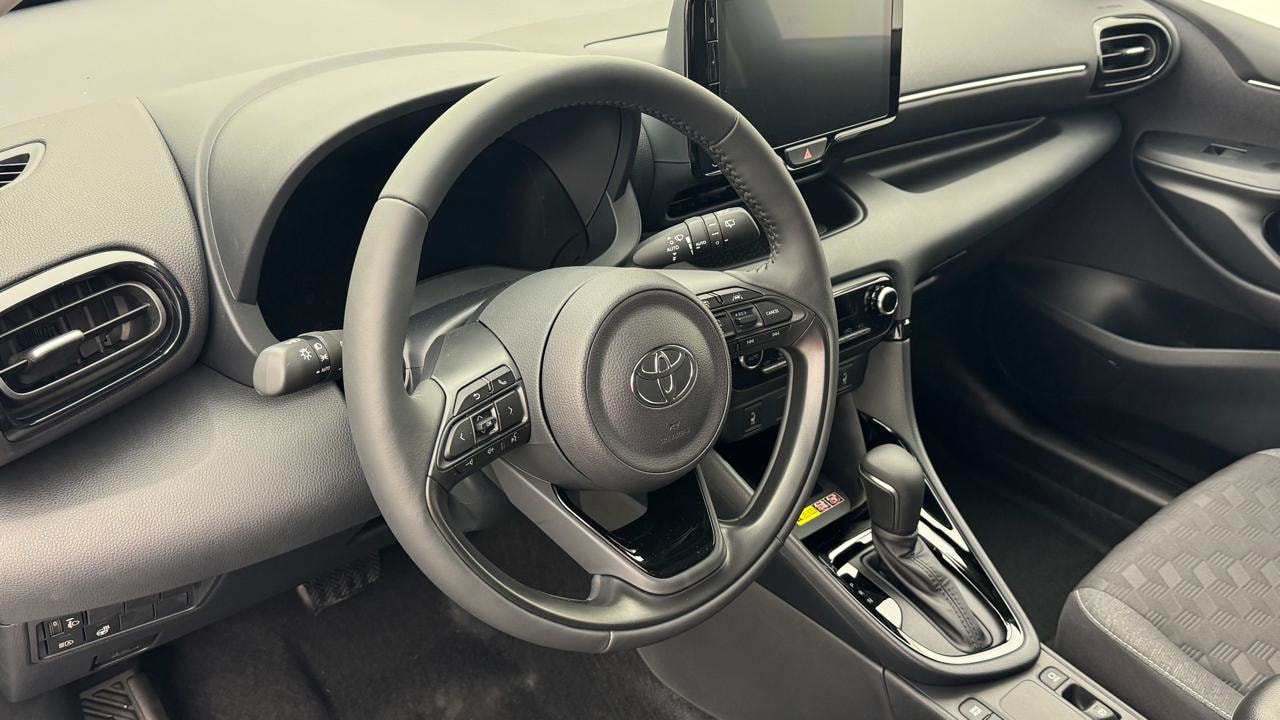 TOYOTA Yaris 1.5 Sport e-CVT-image-6