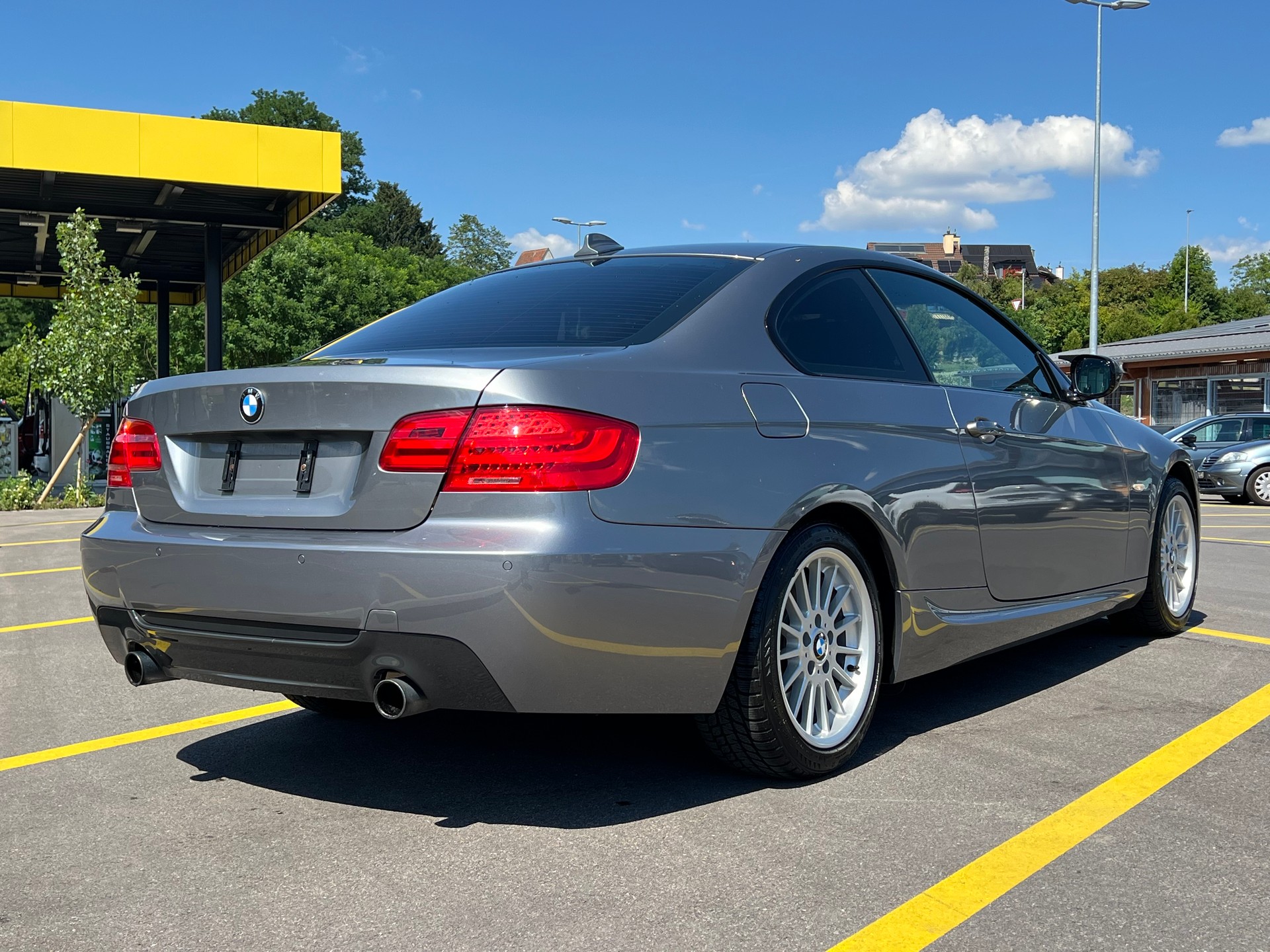 BMW 335i xDrive M-Paket Coupé-image-3