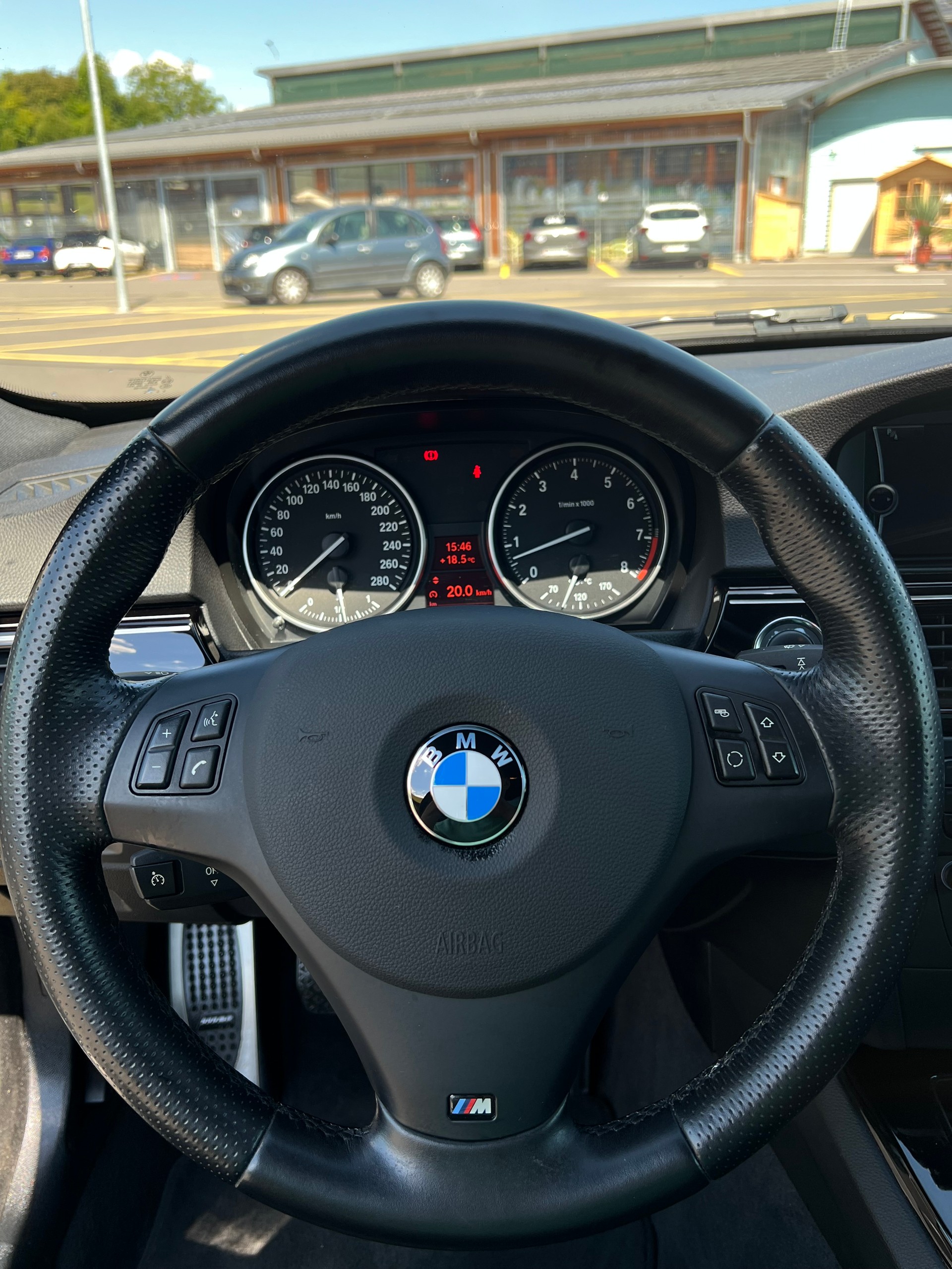 BMW 335i xDrive M-Paket Coupé-image-11