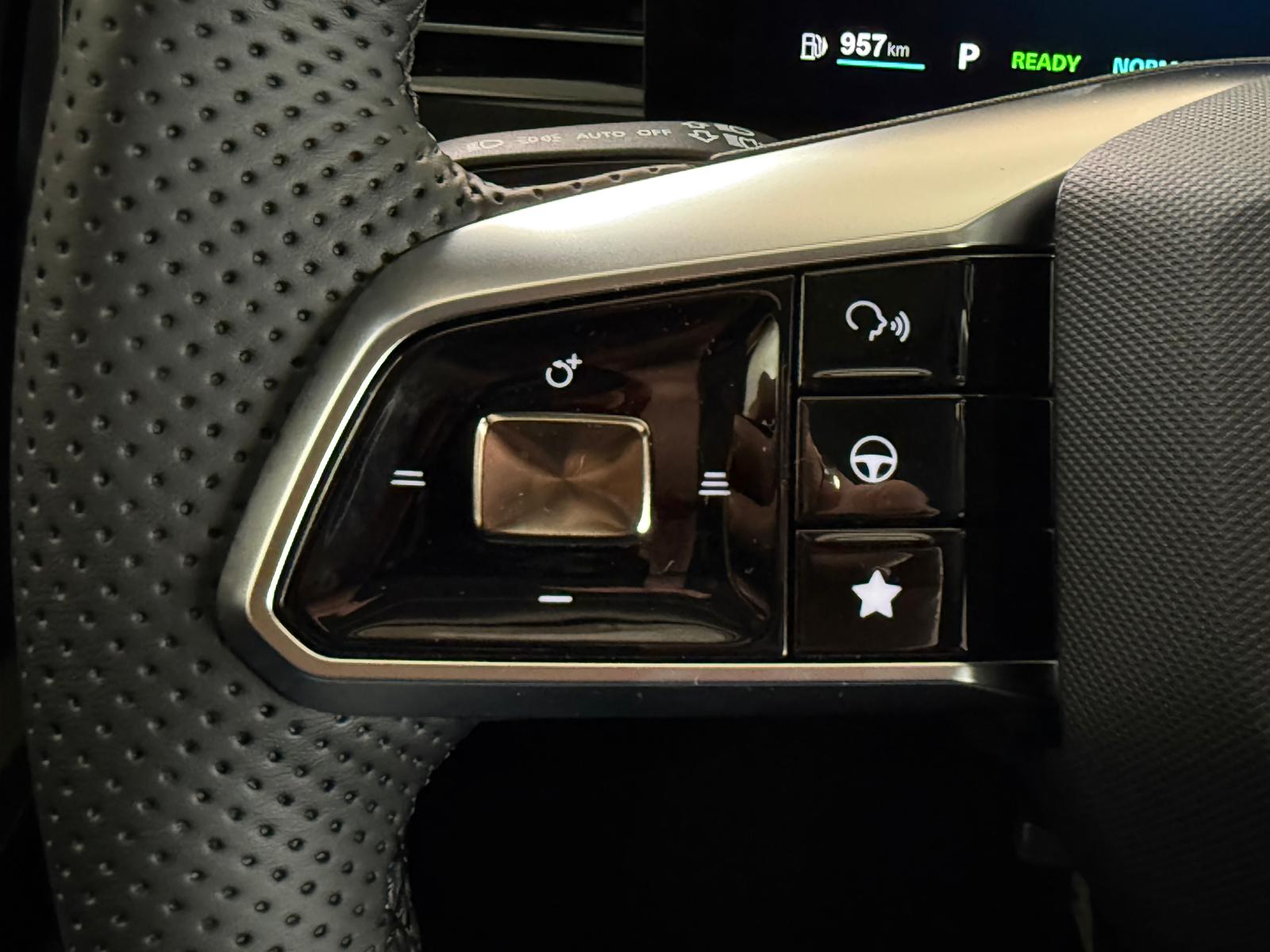 MG HS 1.5 Hybrid Luxury-image-9