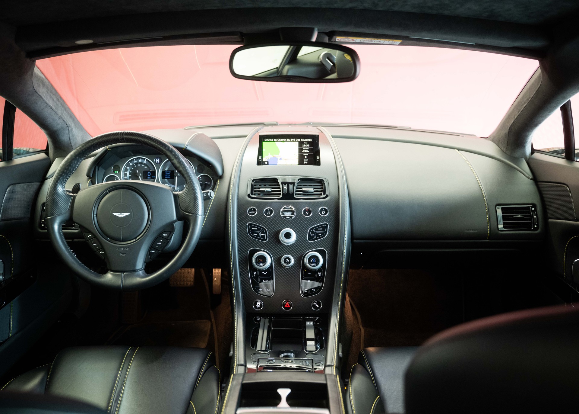 ASTON MARTIN V12 Vantage 5.9 S (2nd hand Swiss car, fantastic condition, Chiltern Green paint, full Aston Martin history, 100% original)-image-16