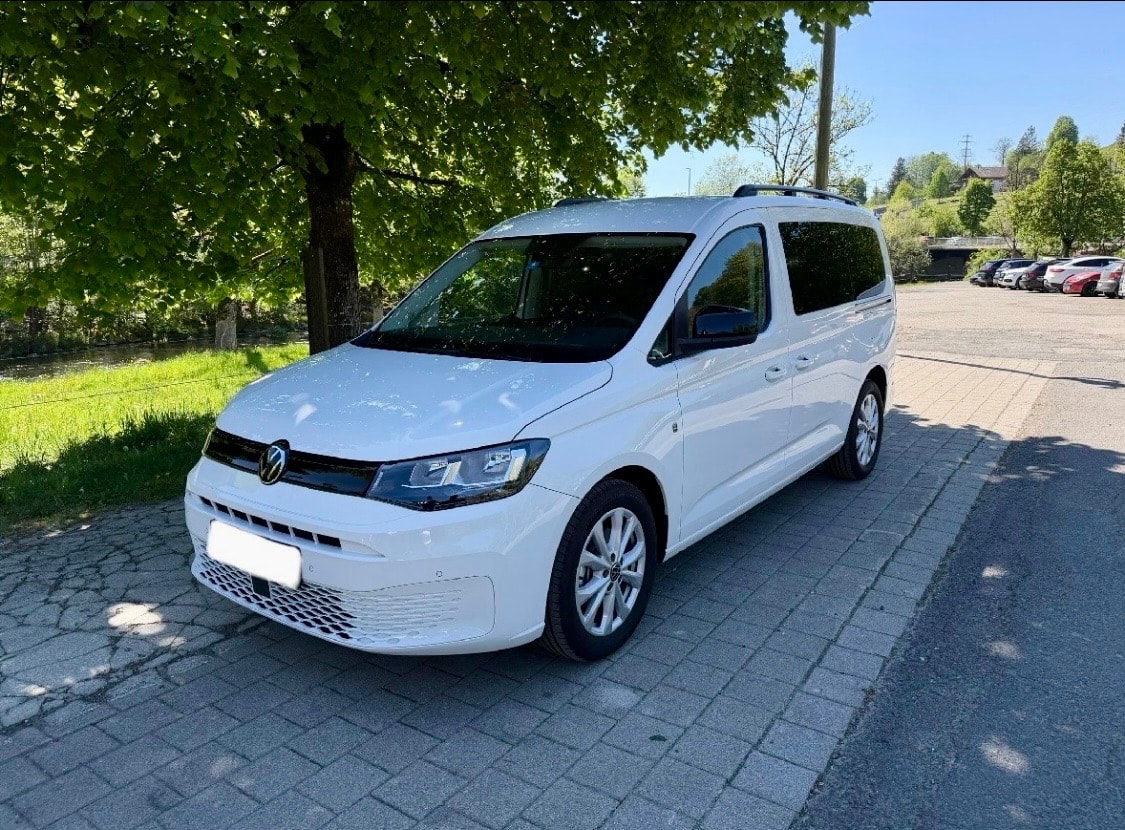 VW Caddy Maxi 2.0 TDI DSG-image-1
