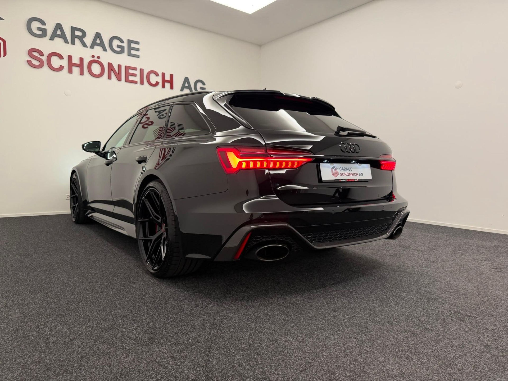 AUDI RS6 Avant 4.0 V8 TFSI quattro T-Tronic-image-6