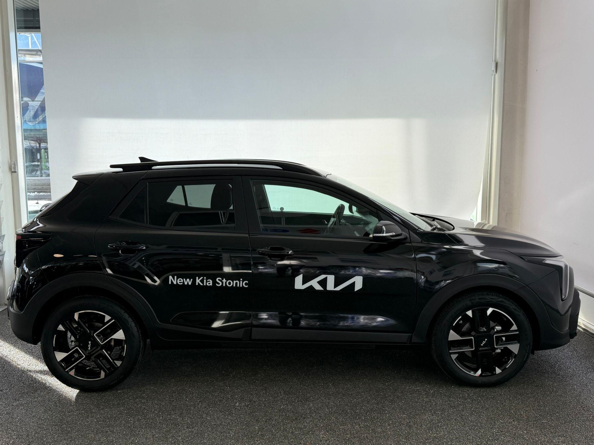 KIA Stonic 1.0 T-GDi MHEV GT-Line-showroom-element-3
