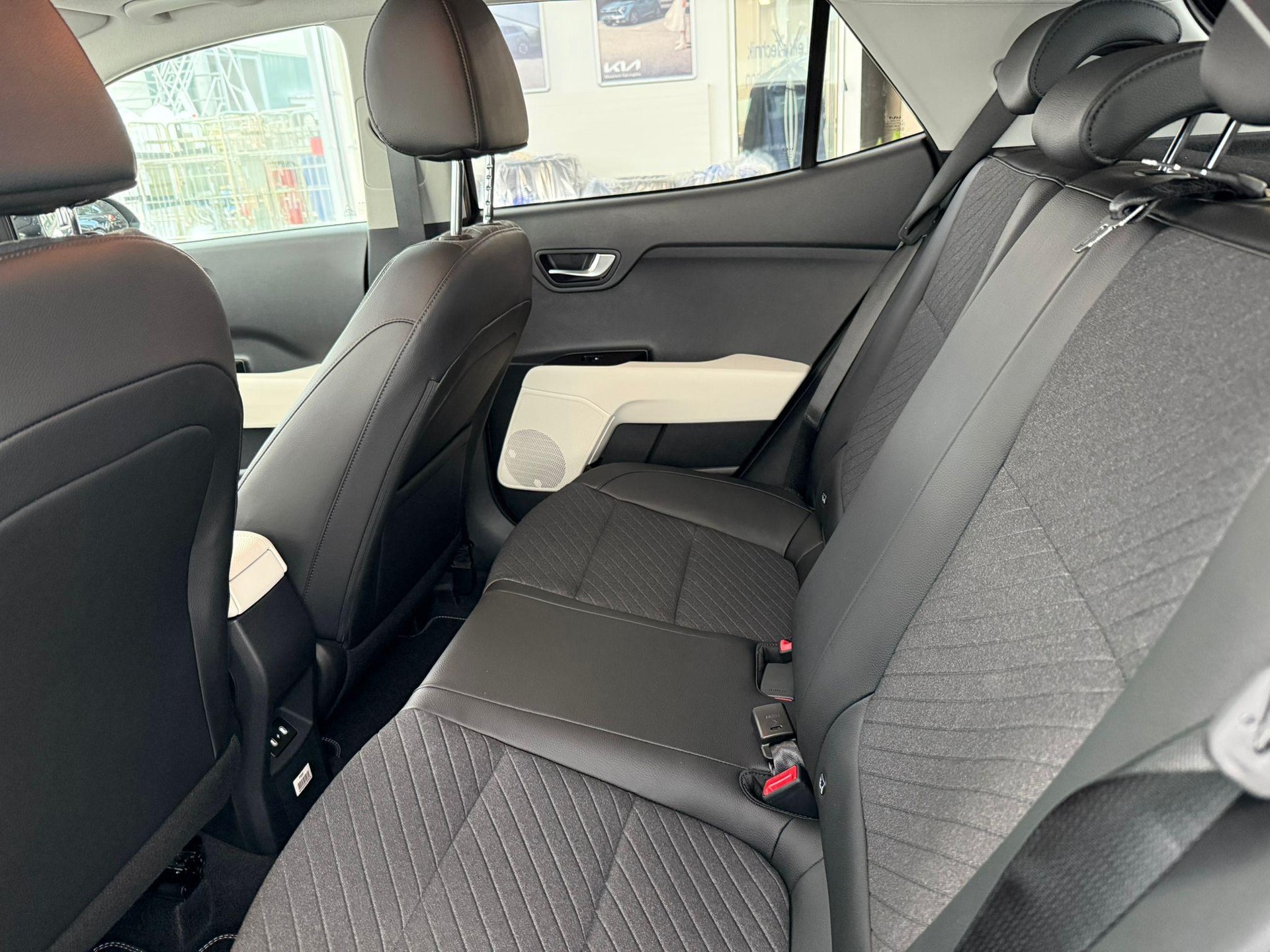 KIA Stonic 1.0 T-GDi MHEV GT-Line-image-10