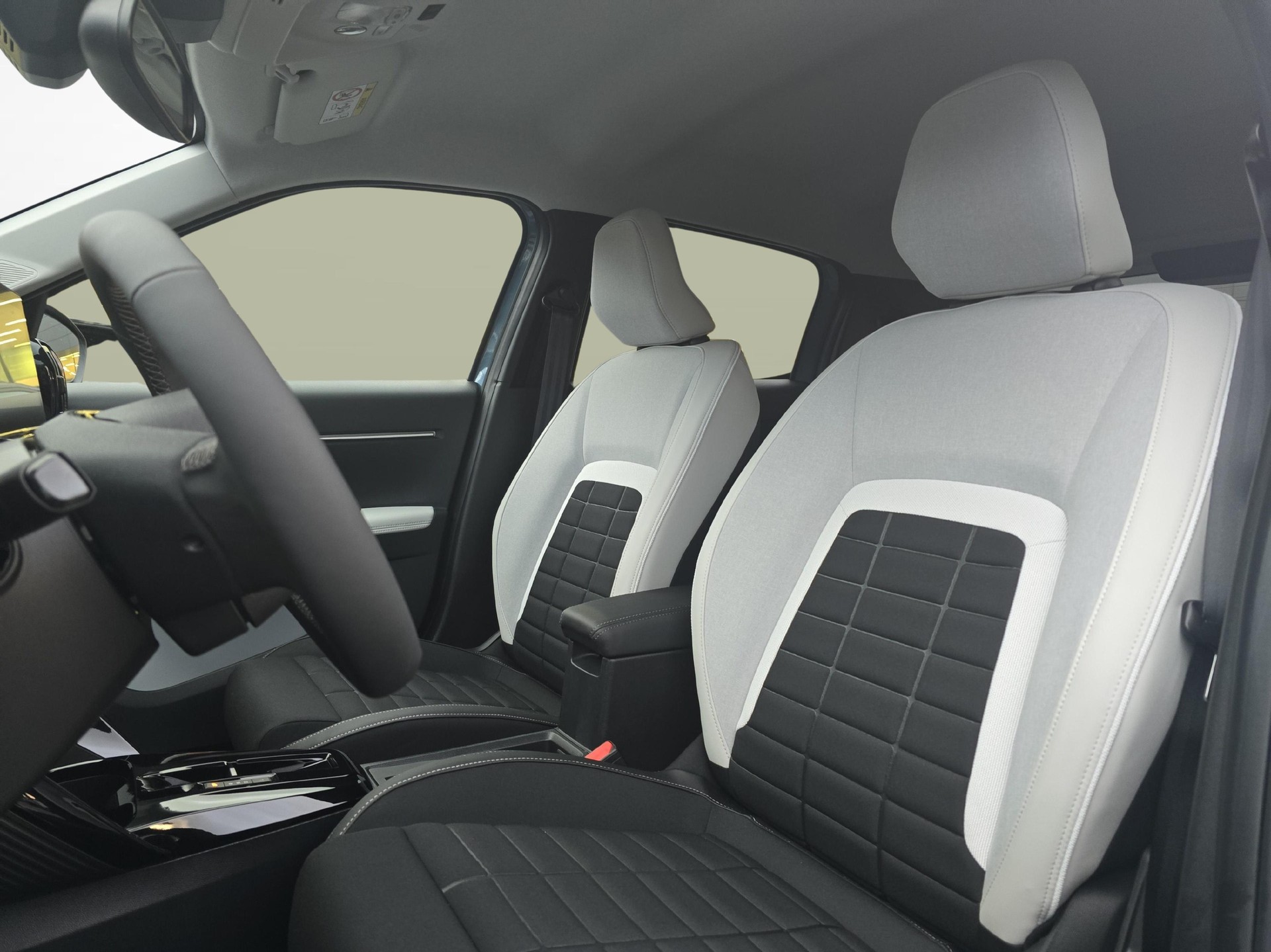 CITROEN C3 1.2 Hybrid Max-showroom-element-3