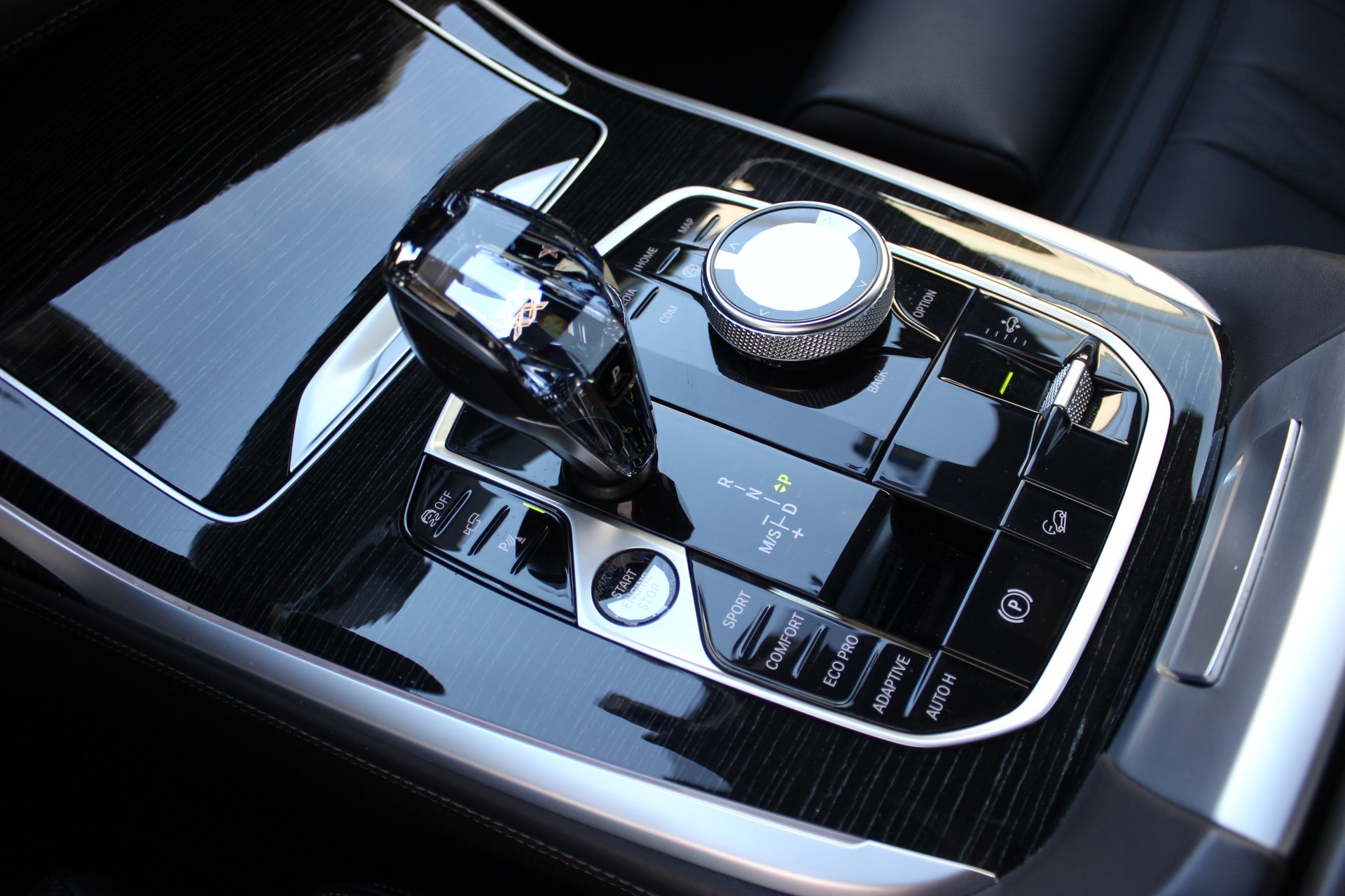 BMW X7 xDrive 48V 40d M Sport BOWERS & WILKINS Individual *NARDOGRAU*-image-24
