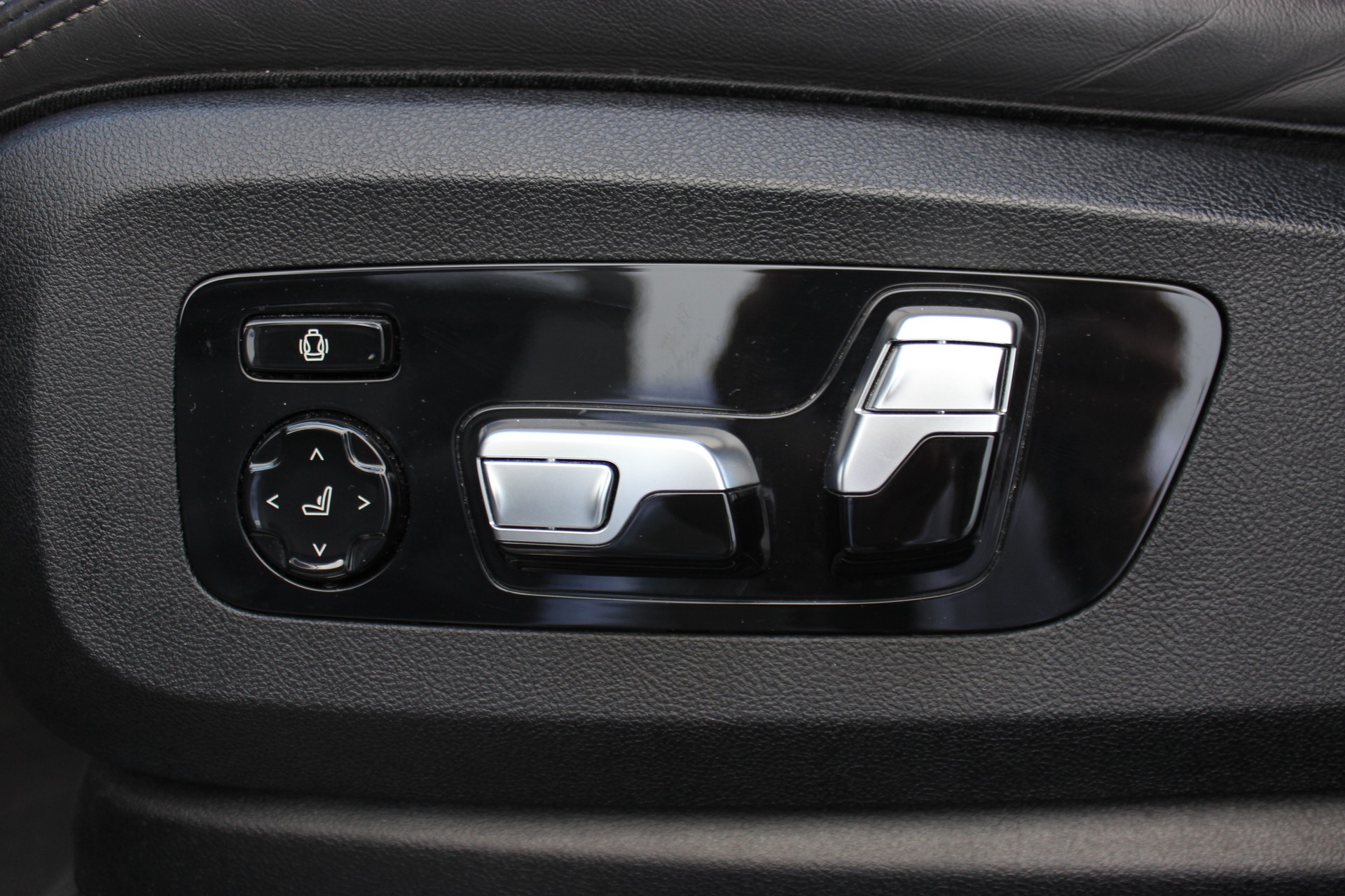 BMW X7 xDrive 48V 40d M Sport BOWERS & WILKINS Individual *NARDOGRAU*-image-10