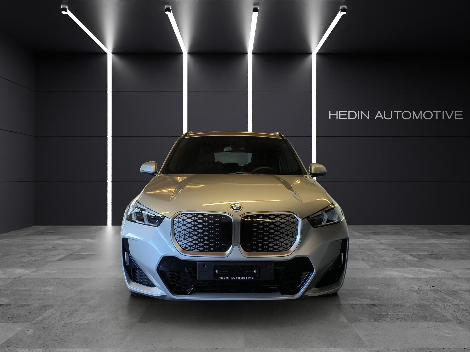 BMW iX1 30 xDrive-image-7