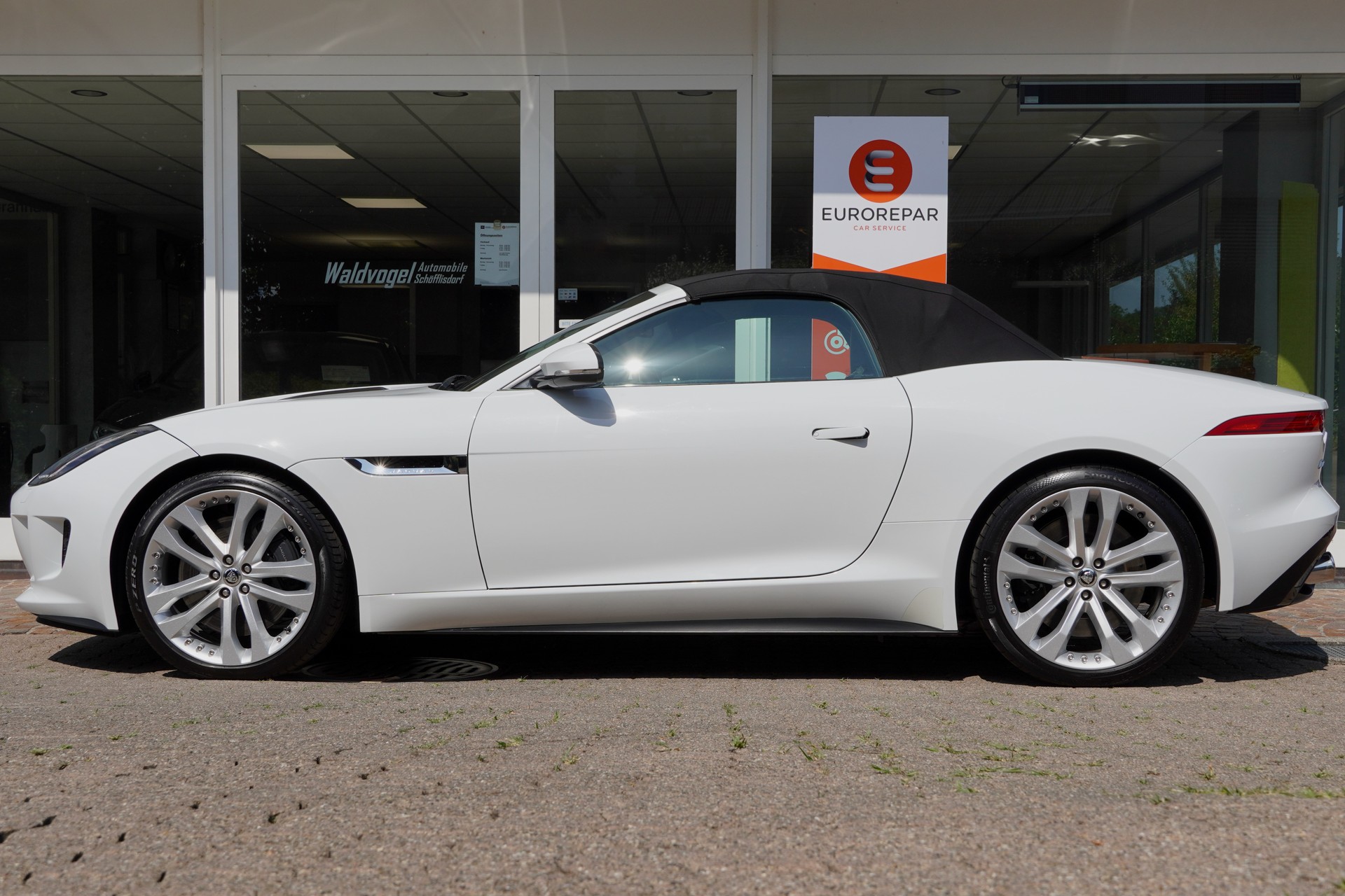 JAGUAR F-Type Convertible S 5.0 V8 S/C-showroom-element-3