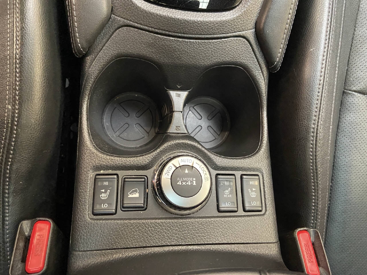 NISSAN X-Trail 2.0 dCi Tekna 4x4-image-11