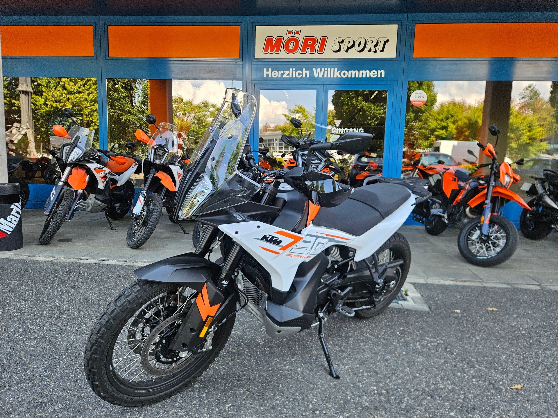 KTM 790 Adventure-image-2
