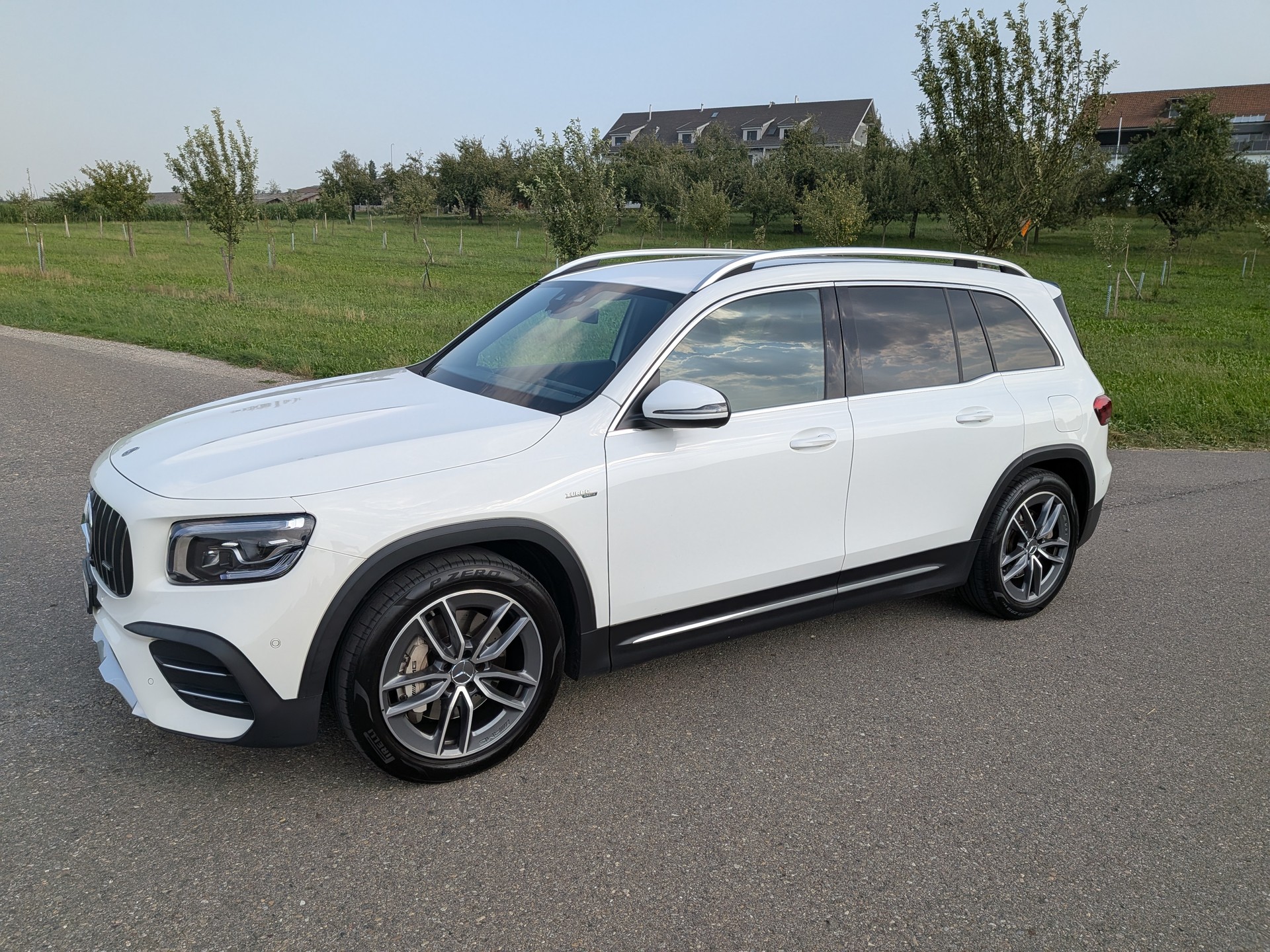 MERCEDES-BENZ GLB 35 AMG 4Matic 8G-Tronic-image-6