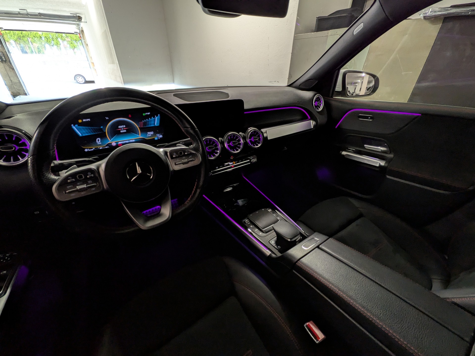 MERCEDES-BENZ GLB 35 AMG 4Matic 8G-Tronic-image-21