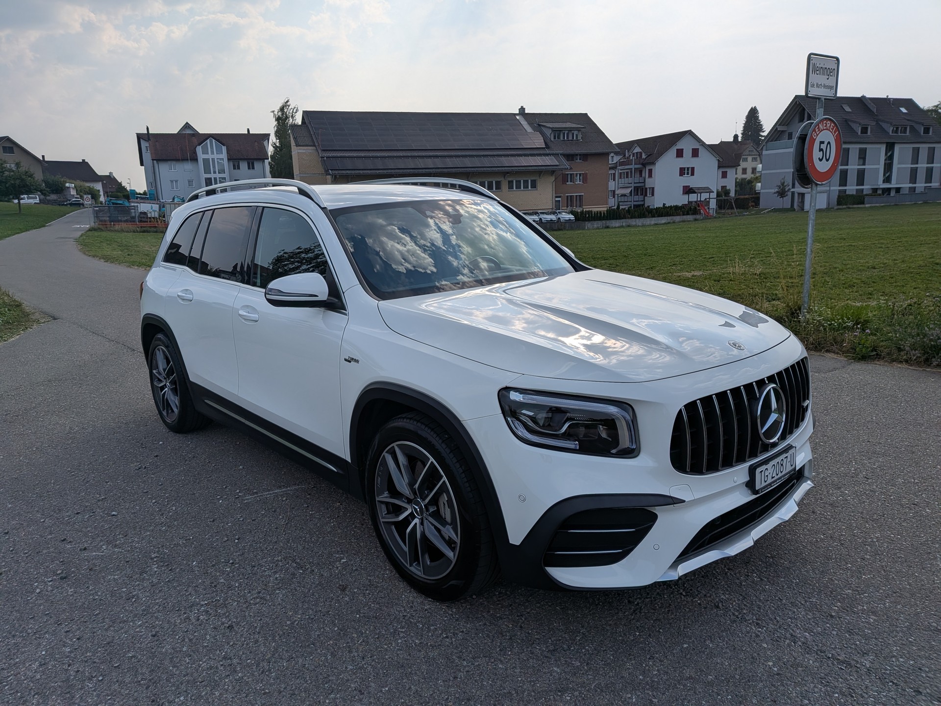 MERCEDES-BENZ GLB 35 AMG 4Matic 8G-Tronic-showroom-element-1