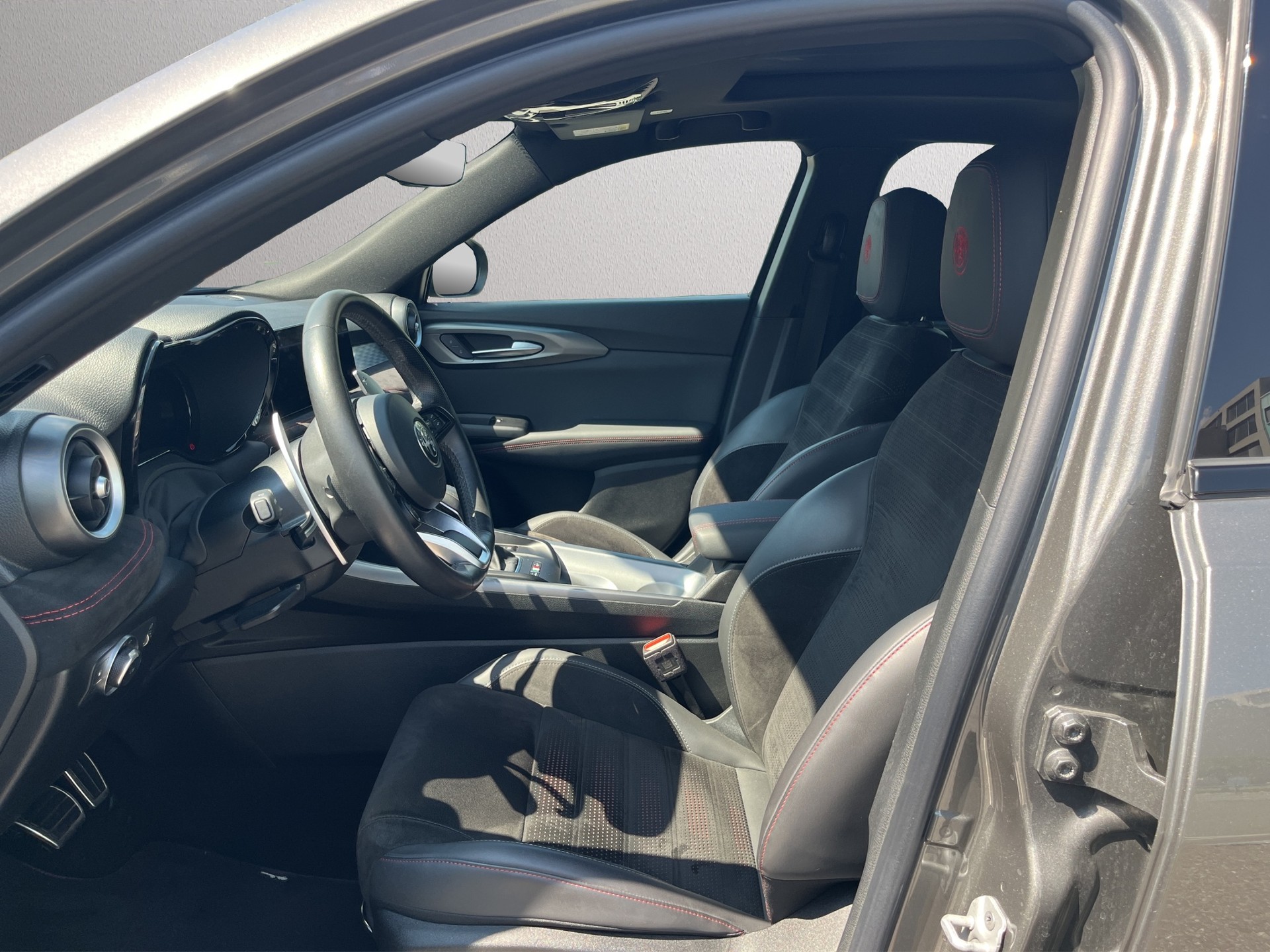 ALFA ROMEO Tonale 1.3 Plug-in-Hybrid Q4 Veloce Pack Premium-showroom-element-3