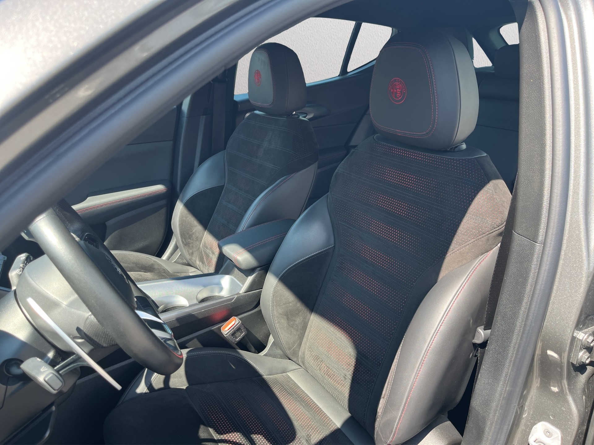 ALFA ROMEO Tonale 1.3 Plug-in-Hybrid Q4 Veloce Pack Premium-image-19