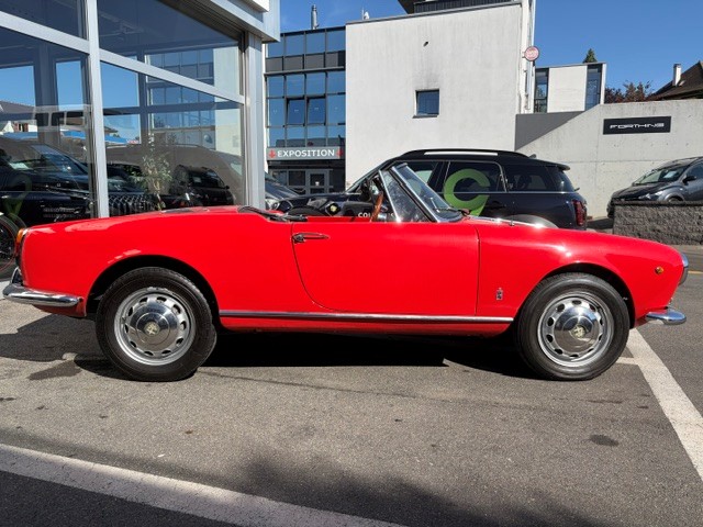 ALFA ROMEO Spider-showroom-element-3