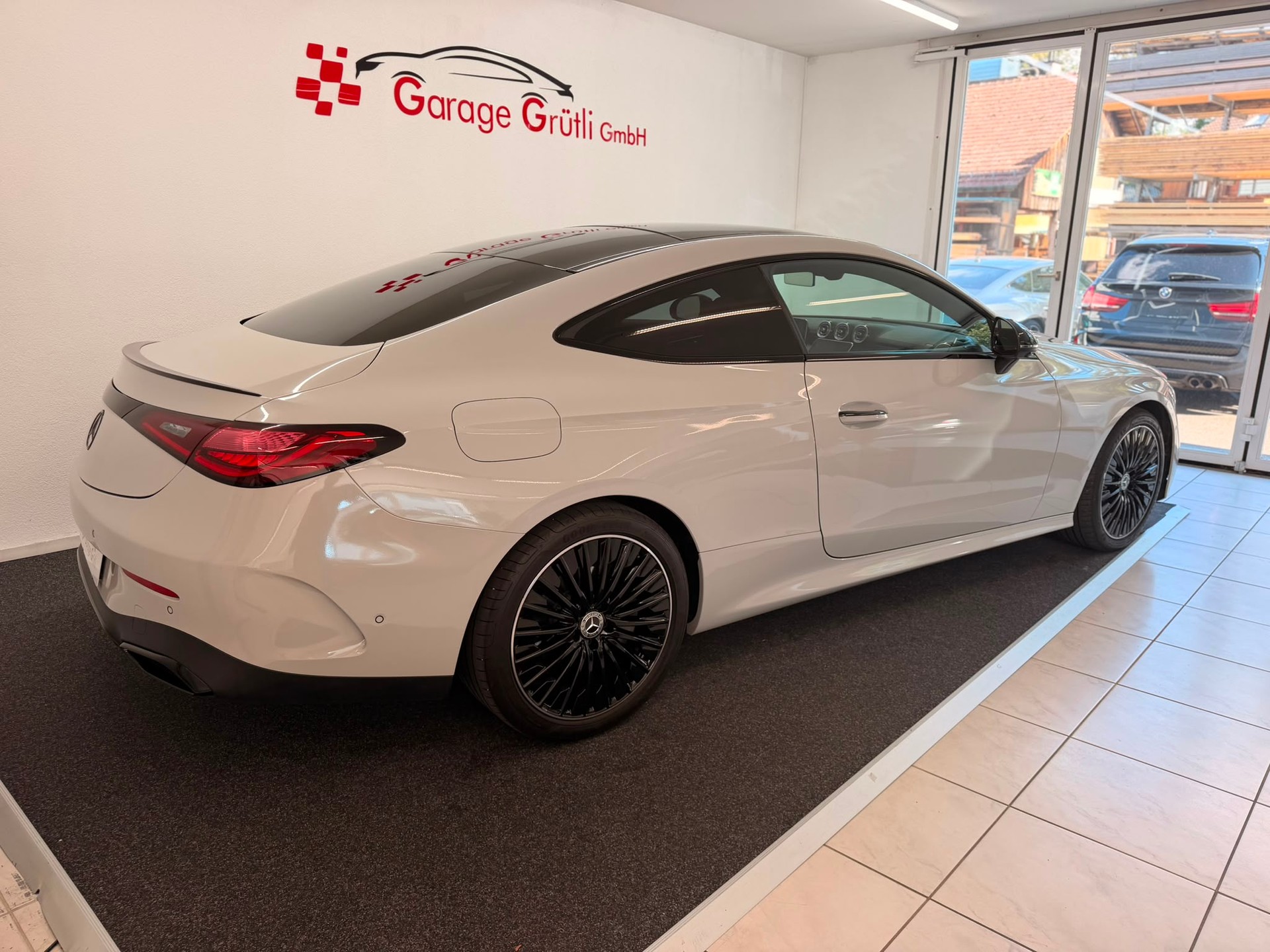 MERCEDES-BENZ CLE 200 Coupé 9G-Tronic-showroom-element-3