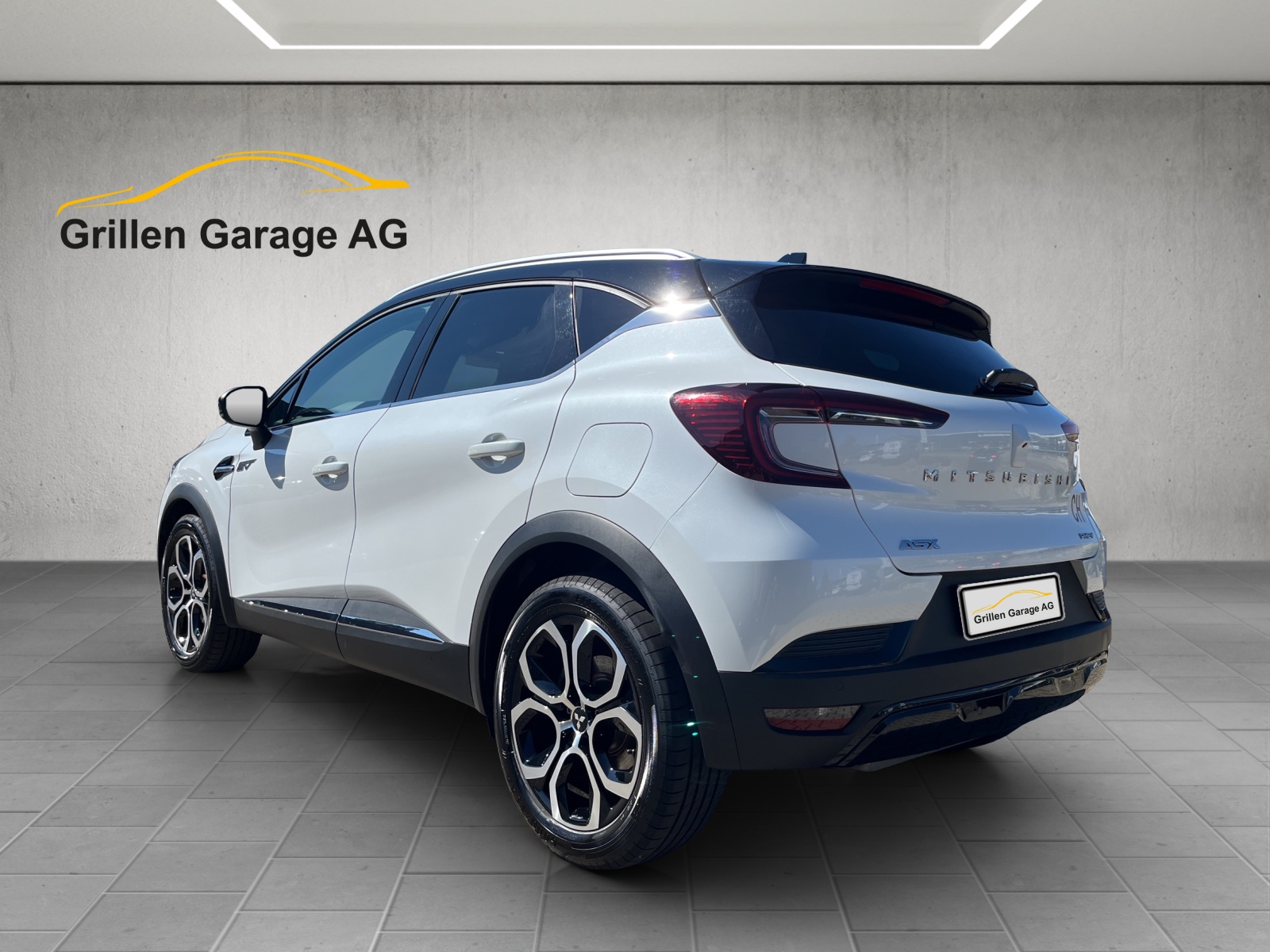 MITSUBISHI ASX 1.6 PHEV Intense-showroom-element-2