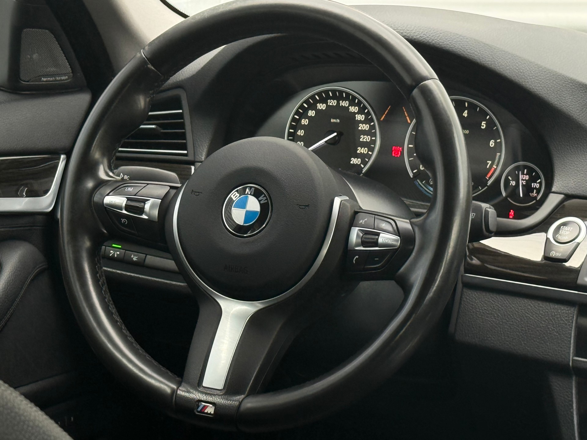 BMW 535i Touring xDrive Luxury Line Steptronic-image-16
