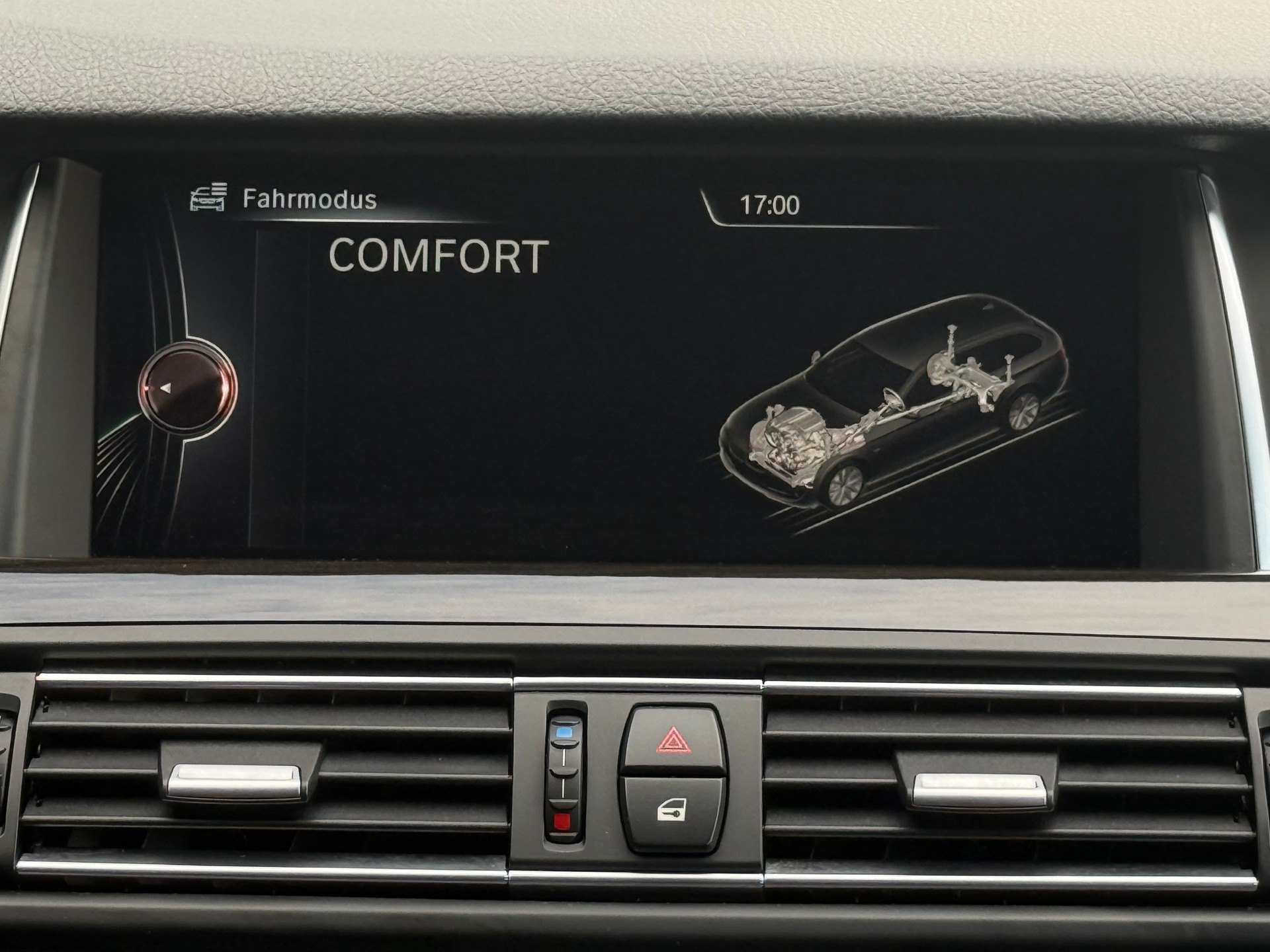 BMW 535i Touring xDrive Luxury Line Steptronic-image-13