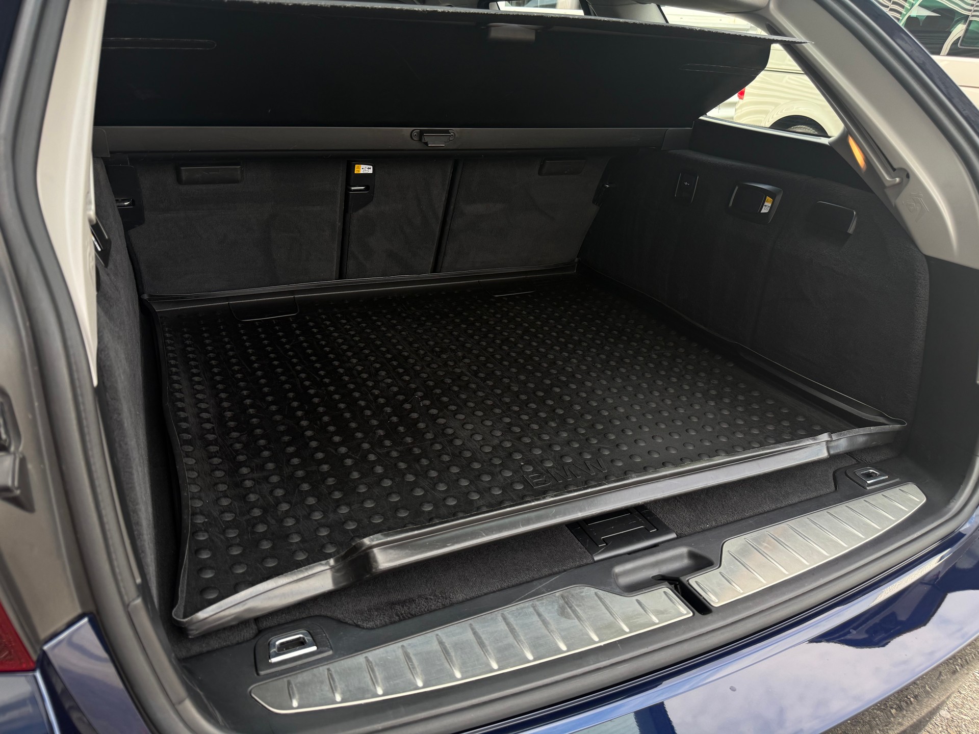BMW 535i Touring xDrive Luxury Line Steptronic-image-22