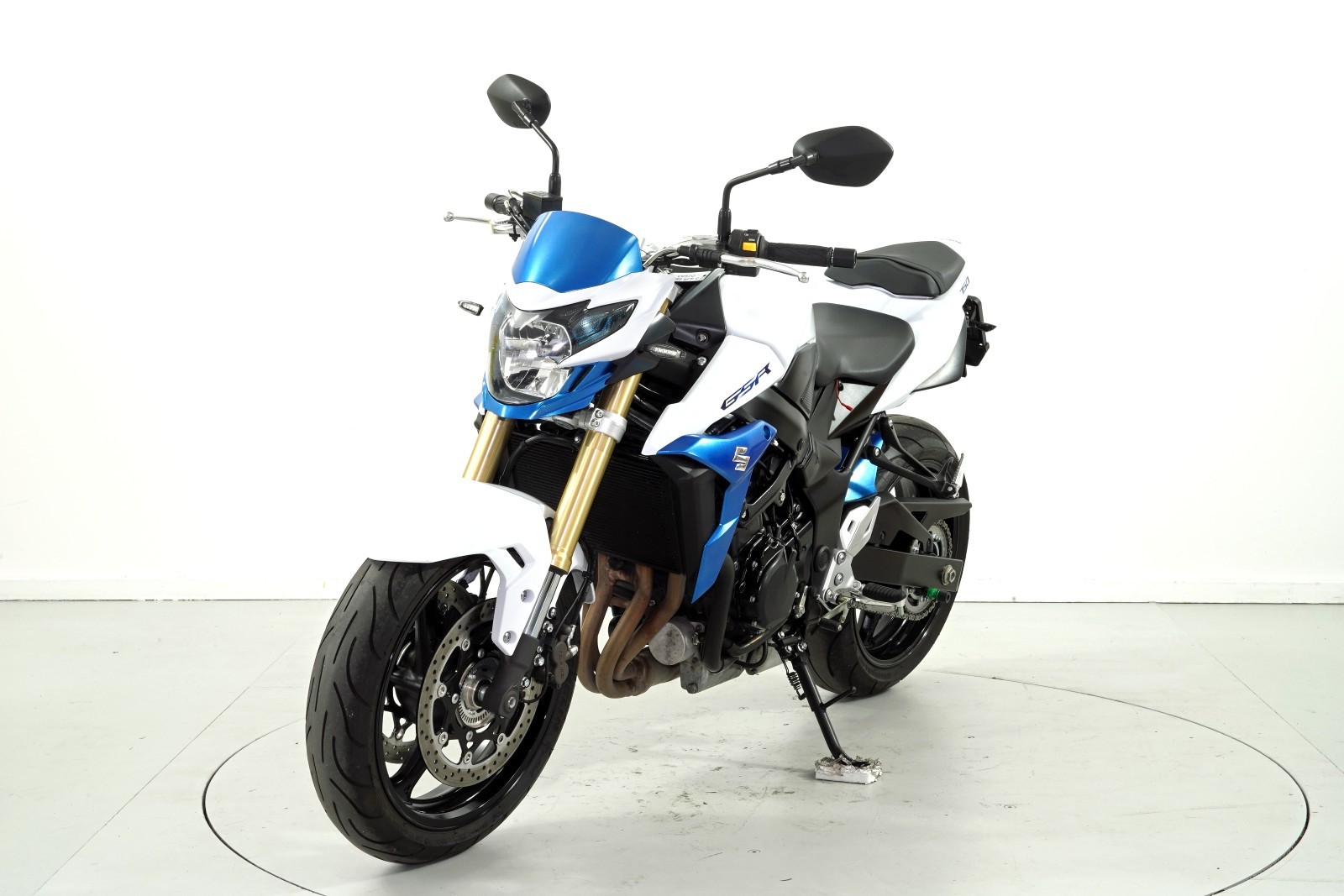 SUZUKI GSR 750 ABS-image-2