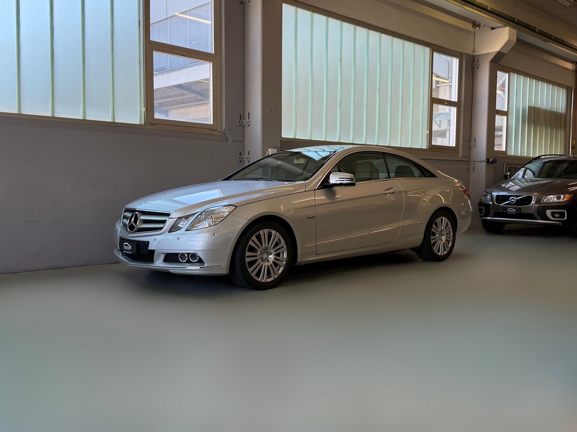 MERCEDES-BENZ E 200 CGI BlueEfficiency Automatic