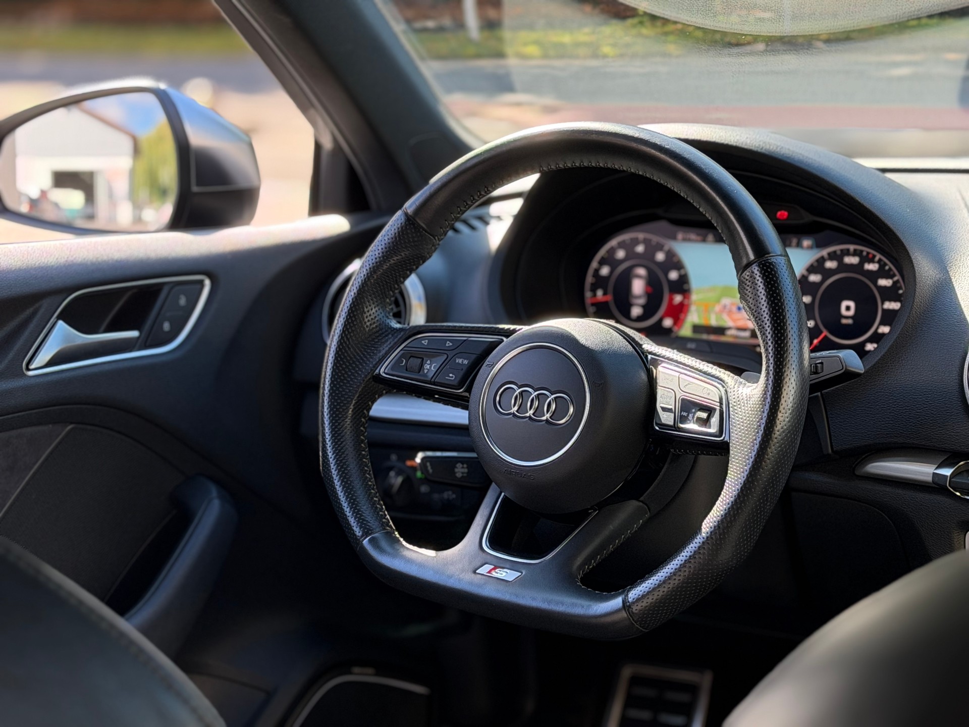 AUDI S3 Sportback 2.0 TFSI quattro S-tronic-image-11