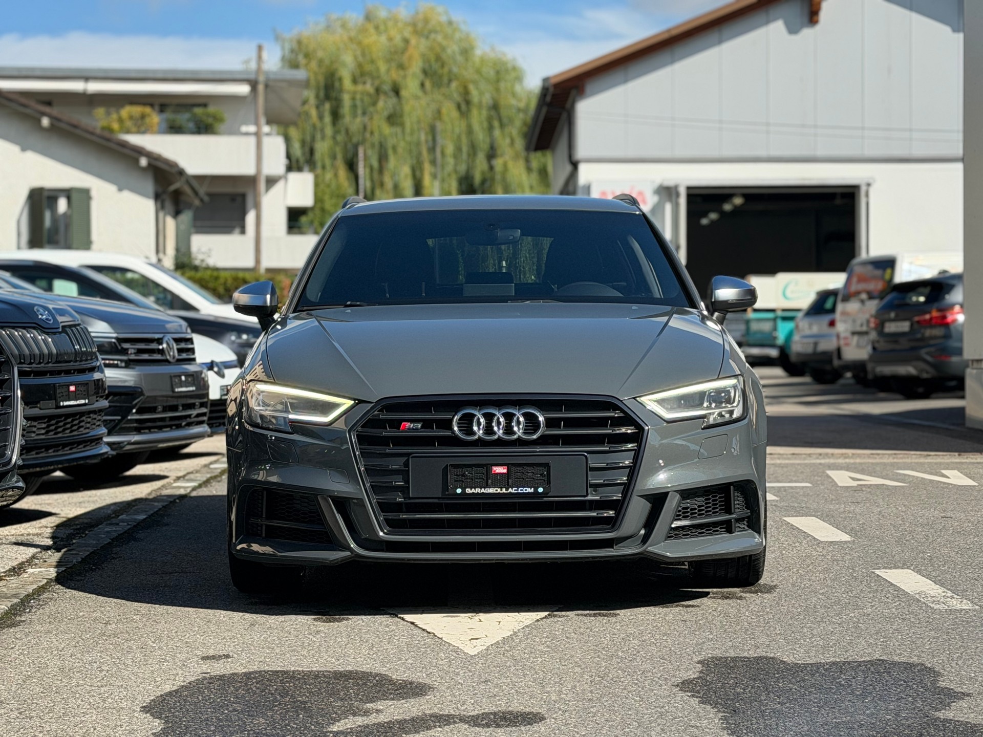 AUDI S3 Sportback 2.0 TFSI quattro S-tronic-showroom-element-1